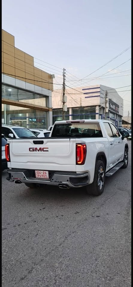 جمسي سيرا 2025 V8
باب طويل بدي القصير المرغوب 
مواصفات :slt فول فول بدون فتحه سقف
شاشه كبيره عداد سرعه ديجيتال بصمه تشغيل عن بعد كشنات جلد وكهربائي حصانه بين كشنات وبعد هواي مواصفات 
باب الصندوق قطعتين 
محرك „V8 5.3L ✈️
ماشيه فقط :4mi
حادث السياره 3ونص صبغ كل ايرباكات سيستم شركه 
سياره بدون رقم تترقم دهوك/اربيل/سليمانيه
سعر سياره :295ومجال
***********

