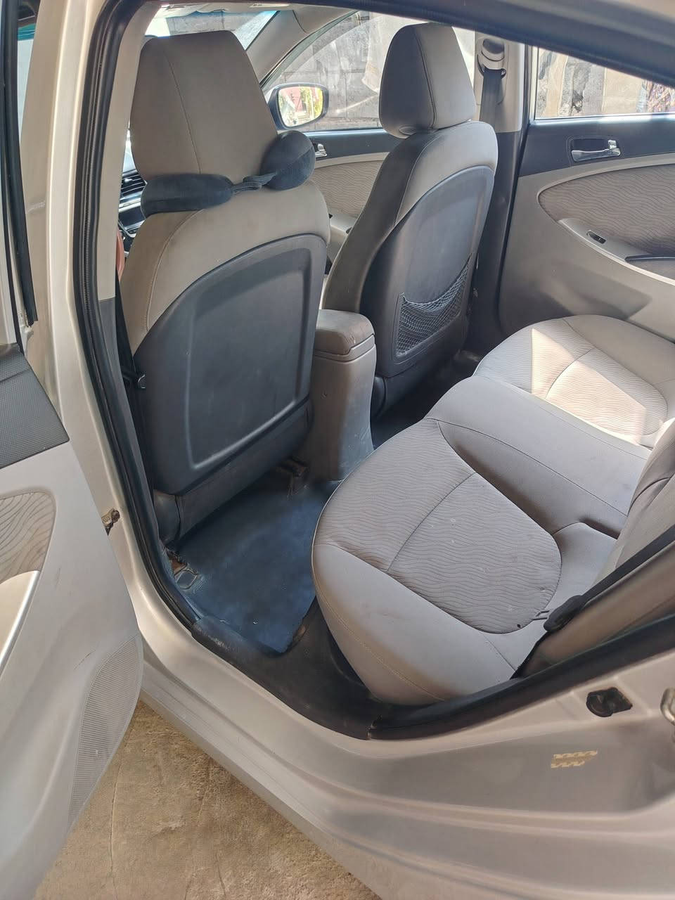 اكسنت رقم ديالى موديل 2014 بها اربع قطع صبغ السعر 80 بيها مجال وارد امريكي اتصل *********** موجود واتساب

