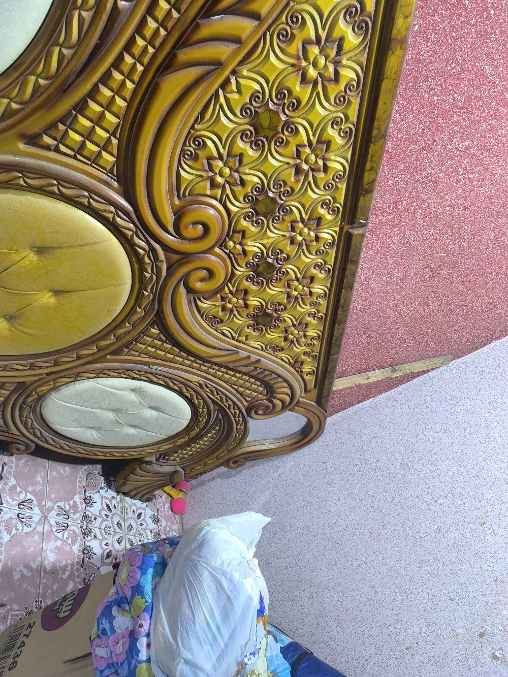غرفه اخشاب • ٦ قطع • مستعملة مرة وحدة