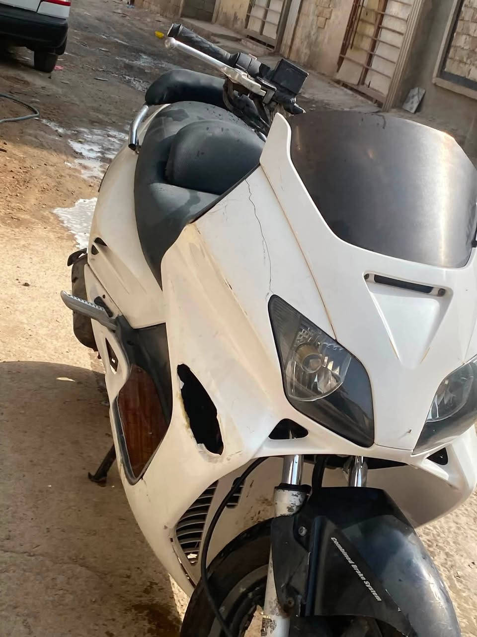 فورزا للبيع سعرها 350 مكان بغداد ***********
