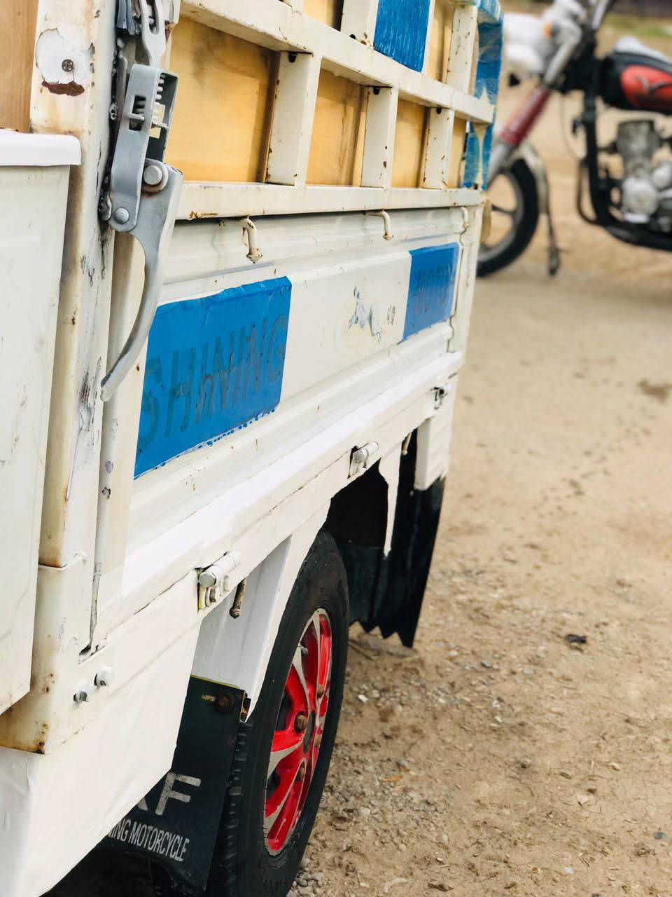 سلام عليكم ستوتات  للبيع مديل الابيض موديل( 21) والاسود موديل 220 مكفوله من كلشي اي نقص مابيه كهربائيات گلوبات اشاير كله شغاله سلف هندر كله شغال ستوته خير من الله اي نقص مابيه  ستوته  اوراق كامله ستوتهات  بلاديه ستوته كفاله عامه مناقصه اي شي فول تايرات كهربايات كلا شغال وجديد  مابيه اي نقص من تاير للتاير دبلات جديد مابي اي نقص  ولا ليحم شاصي شرط دبل محجر + بدي قلاب  + ويل كب
مكاني: ديالى: قضاء المقداديه جسر مهروت 
 السعر الابيض 1400 وسعر الاسود 1500
الرقم:***********‬‏ اتصل وبيك خير ودلل🩶
