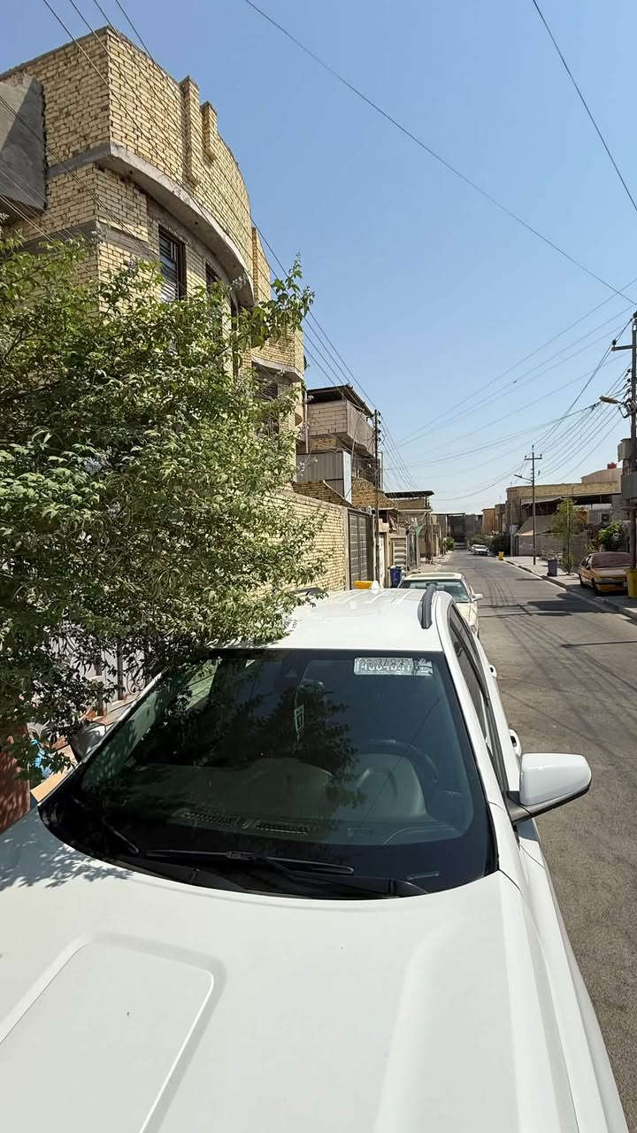 سياره جاهزه وكامله من كلشي اي نقص ما بيها 
مبدل بيها مدكر نفس لون والبنيد مصبوغ نفس لون السياره رقم بصره خصوصي 
السعر 170 ورقة 
الرجاء الاتصال على هذا الرقم متوفر واتساب 

+964 770 313 2523

من ساعه 9 صباحاً الى ساعه 12 
من ساعه 4 عصراً الى ساعه 11 ليلاً

المواصفات sle
* فرملة طوارئ أوتوماتيكية
* تحذير الاصطدام الأمامي
* المحافظة على المسار
* تحذير مغادرة المسار
* فرملة للمشاة أمام السيارة
* مؤشر مسافة المتابعة
* أنوار أمامية أوتوماتيكية عالية IntelliBeam
* ABS على العجلات الأربع
* كاميرا خلفية
* مراقبة ضغط الإطارات 

 الداخلية والتجهيزات
* شاشة GMC Infotainment
* Apple CarPlay
* Android Auto
* Bluetooth
* نظام صوت 6 سماعات
* مقاعد أمامية Bucket
* تشغيل بزر
* Electronic Precision Shift
* مقاعد خلفية قابلة للطي 60/40
* منفذا 12V
* Active Noise Cancellation
* زجاج أمامي صوتي/عازل للضوضاء
* إضاءة LED أمامية وخلفية.
