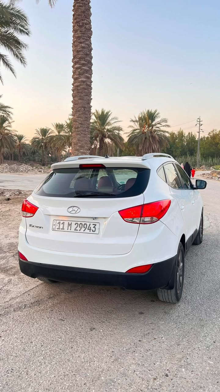 السلام عليكم
توسان موديل 16 خليجي محرك 2000 ماشيه147
كفاله كير مكينه حداديه تخم تاير جديد رقم بغداد بسمي شخصين هزه وسنويه جديده 
بيه 3 قطع صبغ باب الصدر والورا والجمالغ الخلفي جهت الصدر بدون دواخل ابد سونار مرفق بل منشور 
مكاني بابل سعر 133 وبيه مجال الستفسار اتصال على الرقم ‭***********‬

