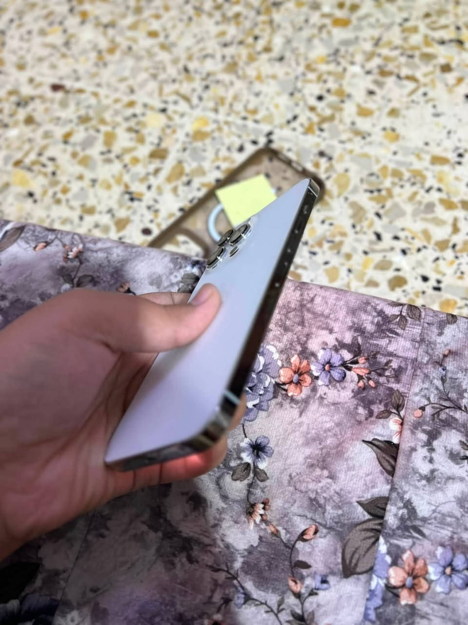 للبيع iPhone 13 Pro Max 256GB – نسخة أمريكية 🇺🇸
🔹 اللون: أبيض
🔹 السعة: 256GB
🔹 نسبة البطارية: 88%
🔹 الشاشة مبدلة (تجارية)، وجميع وظائف الجهاز تعمل بشكل طبيعي.
🔹 الجهاز نظيف والاستعمال جيد، ولا توجد مشاكل في الأداء.

💰 السعر: 525,000 الف وبي محال للتواصل واتساب ***********
