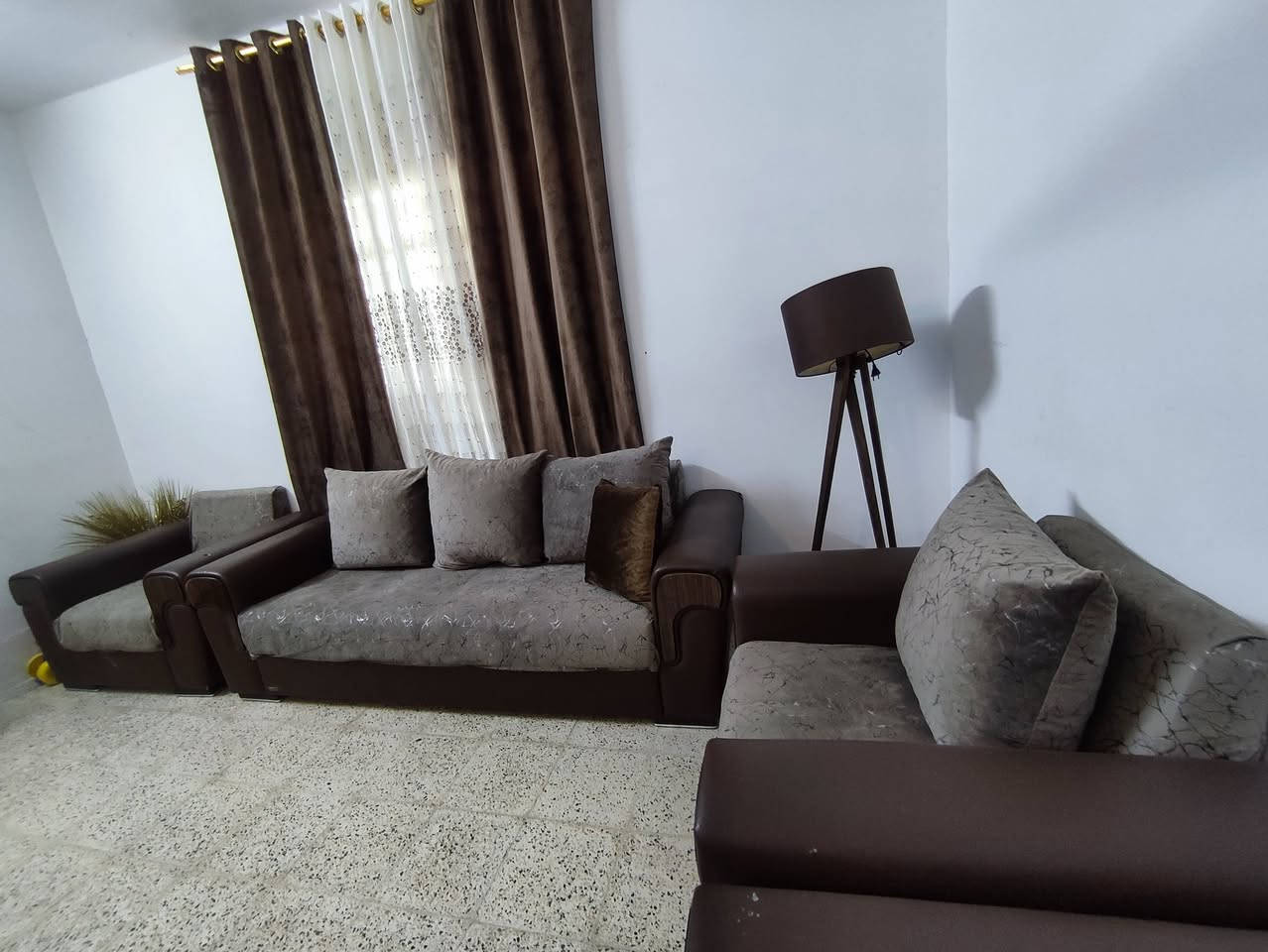 السلام عليكم طخم جلد ناعس مع 11 كوشه
السعر 150
*********** واتساب 📞☎️
