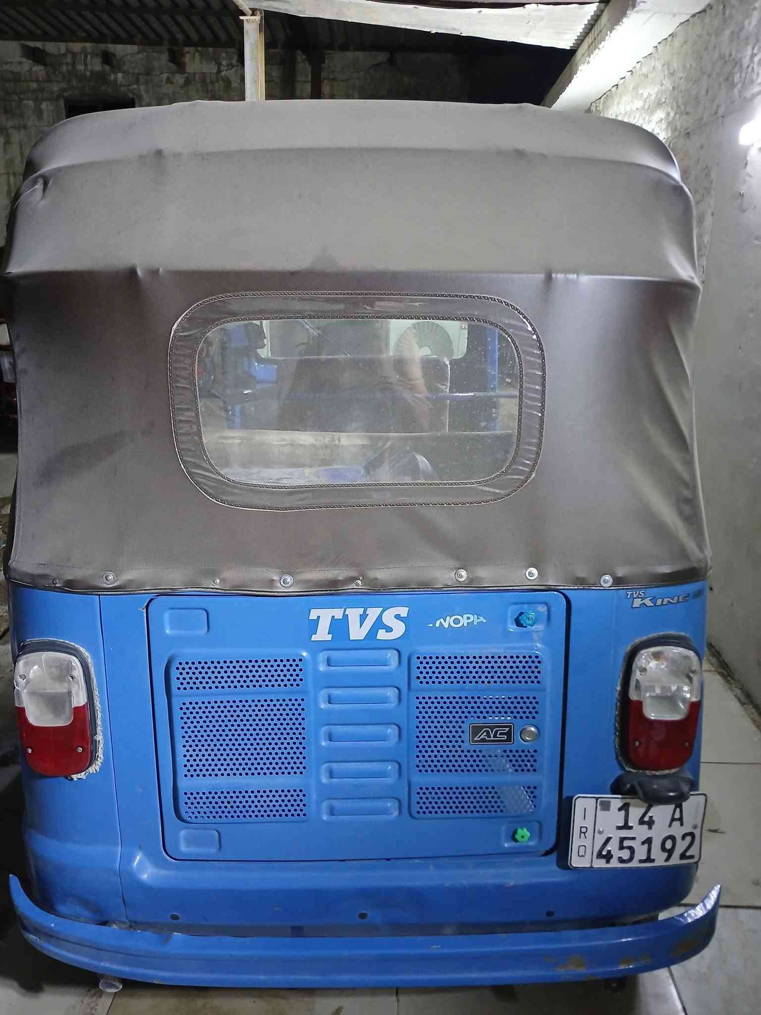 السلام عليكم تكتك للبيع TVS موديل 20 شهر ال10 الدشبول مال 21 الوجبه الأولى التكتك مكفوله من الصبغ وضربه وتعمير الاكسن ولمحرك مكفولات من التنقيص وتبخير التكتك خير من الله تجي وشوف بعينك السعر 5500وبيها مجال للطيبين عنواني بغداد علوة الرشيد رقم الهاتف ***********
