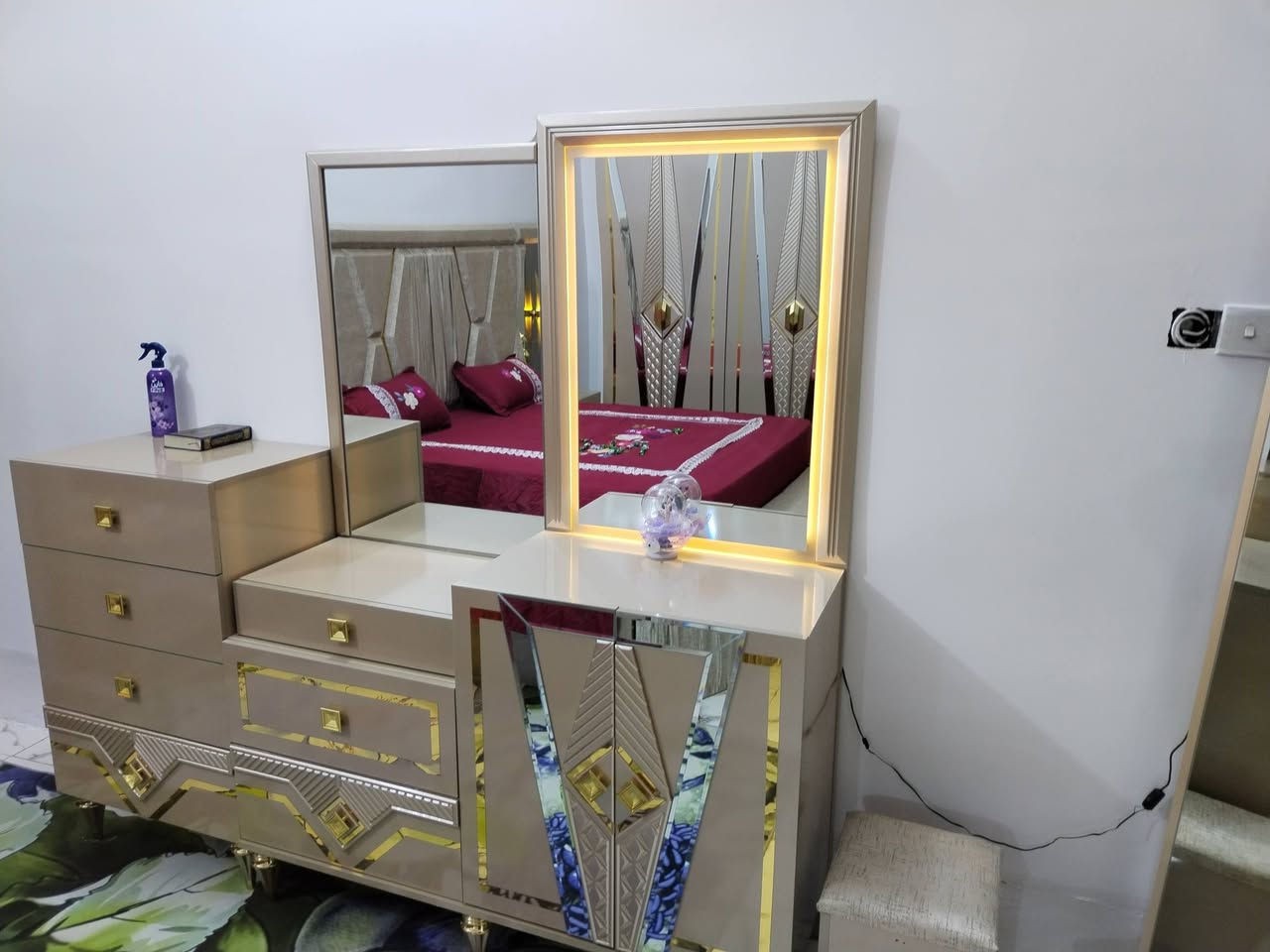 غرفه للبيع لتواصل على الرقم ***********
