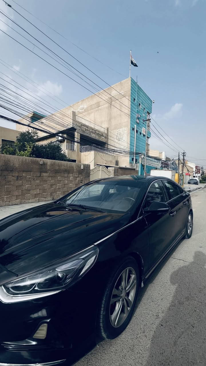 السلام عليكم اخوان
سوناتا 2018 فول مواصفات للأخير القفلة مال سوناتا 
صبغ فقط  3 قطع بنيد جاملغ وباب وبيها بعض الملاحظات البسيطة
1-فتحة 
2-كراسي جلد شامواه
3-شاشة كامرة خلفية 
4-بصمة
5-رادار أمامي خلفي 
6-كرسي كهرباء
7-صندوق كهربائي يفتح عند الاقتراب
8-لايت ليد أمامي وأشارة ليد
9-رادار بالمرايا
10-دبل اكزوز خلفي وبيها ايضا صوت اكزوز حلو وخفيف
رقم بغداد دولي بأسمي شخصيا وتحويل ثاني يوم

السيارة ترهم بيع او مراوس بما يرضي الله 
السعر 122 وبيها مجال
للاستفسار خاص رجائاً
السيارة بيها نقوصات بسيطة الشراي يكملها
***********
