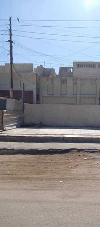 للبيع فقط قطع مساحه ٨٠ متر وجه ٤متر ونزال ٢٠ بناء مسلح طابقين يتكون من...