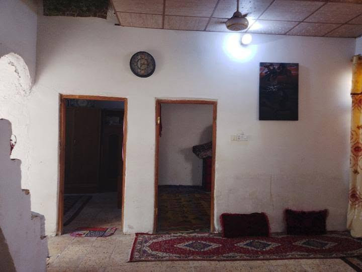 السلام عليكم بيت للبيع غرفتين وصاله واستقبال ومطبخ وصحيات   مساحته 140. السعر 28وبي مجال مكان كوفه صورة الوائلي اي ستفسار على هذا رقم ‏‪***********‬‏

