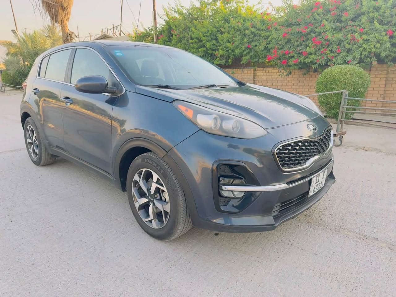 السلام عليكم 
سبورتج 2021 وارد امريكي 
رقم بغداد بسمي 
مواصفات عادية 
سياره ماشية ٣٠ الف كير مكينه صدر مكفول 
حادثة سطحي بدون دواخل 
مكانه :- بغداد 
***********
‭***********‬
