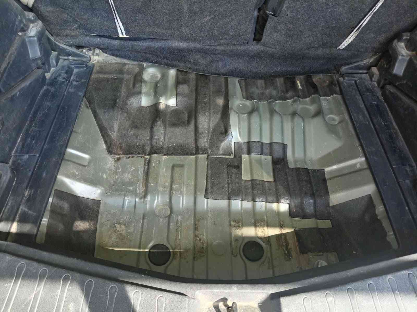 نيسان ڤيرسا نؤت مؤديل ٢٠١٦ . مواصفات  SV .. بلوتوث..كاميرا .. ABS ..هتد .. زؤر زؤر پاك ماوةتةوة.. گيرو مةكينةو تبريد و كارةبايات و توند و تؤلي و بةناوكردن و هةموو شتيكي بةشةرت .. كالبونةوةشي نيه هيچ شوينيكي ... سةنةوى و ژينگةى تا ٢٠٣٠ نوييه ..  تةنها يةك چاملغي پيشةوةى لاي سةكن بؤياغه و يةك لا شاصي گرتووه ..  نرخي (٨٠)و مجال .. شوين هةولير.. *********** .واتساب//
نيسان فيرسا نوت موديل ٢٠١٦ .. SV ..  كير و محرك و تبريد و تحويل و كل شي بشرط .. سنوي جديد حتي ٢٠٣٠ .. بيه واحد قطعة صبغ فقط طرف سكن و بيه داخل شاصي ..مكان سيارة اربيل .. سعره (٨٠) و بيه مجال .. *********** واتساب أربيل, العراق
