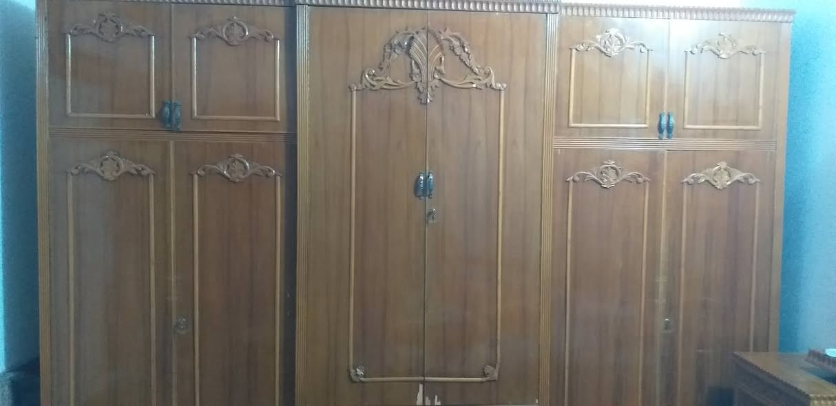سلام عليكم
بيع مستعجل غرفة خشب عراقي ثقيل نظيف ٦ أبواب ملحق مع تواليت بلازما 750 بيها مجال 
***********
