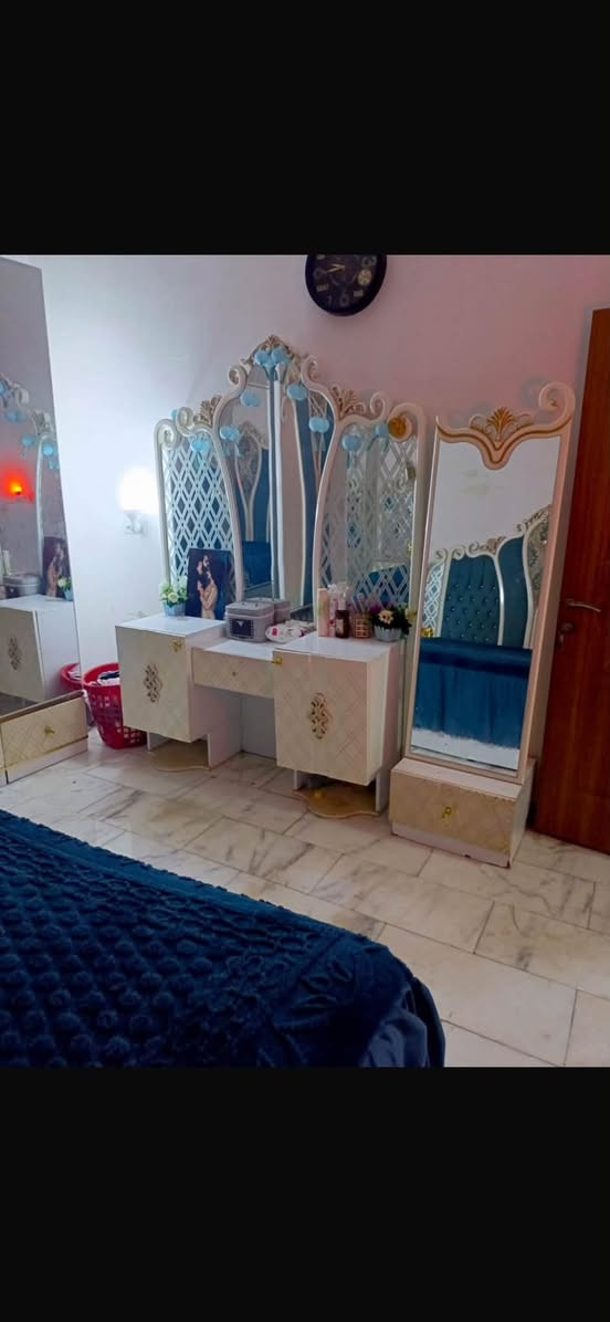 غرفه نوم تركيه للبيع اي ضرر مابيه سعره ٨٠٠ وبيه مجال 
لاتصال ***********٠
