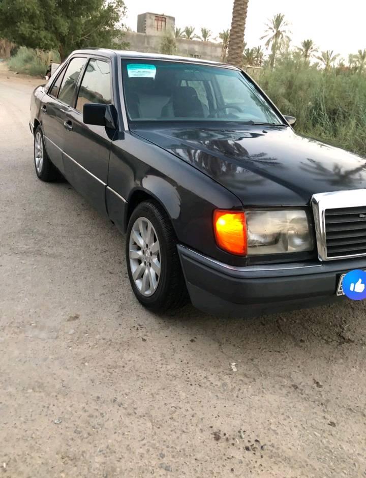 ماسيدس دب 300   بيع او مراوس1990مديل
سنوية وهزه جديدة
قواعد  بلاد شاصي كفالة
كهربايات كلها شغالة 
تبريد شغال
البصرة ***********