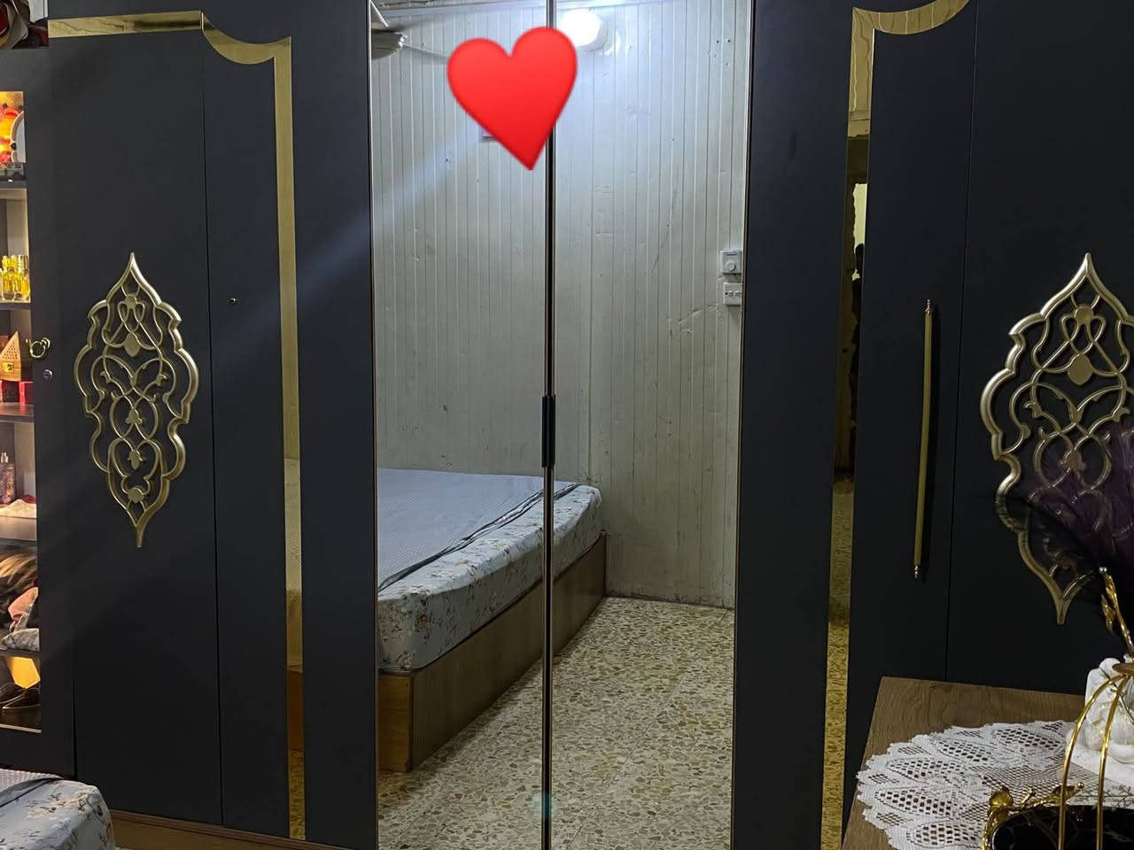 سلام عليكم غرفه تركيا للبيع 5 قطع السعر 550 بيها مجال اي ضرر مابيها رقم الهاتف *********** العنوان بغداد الشعب
