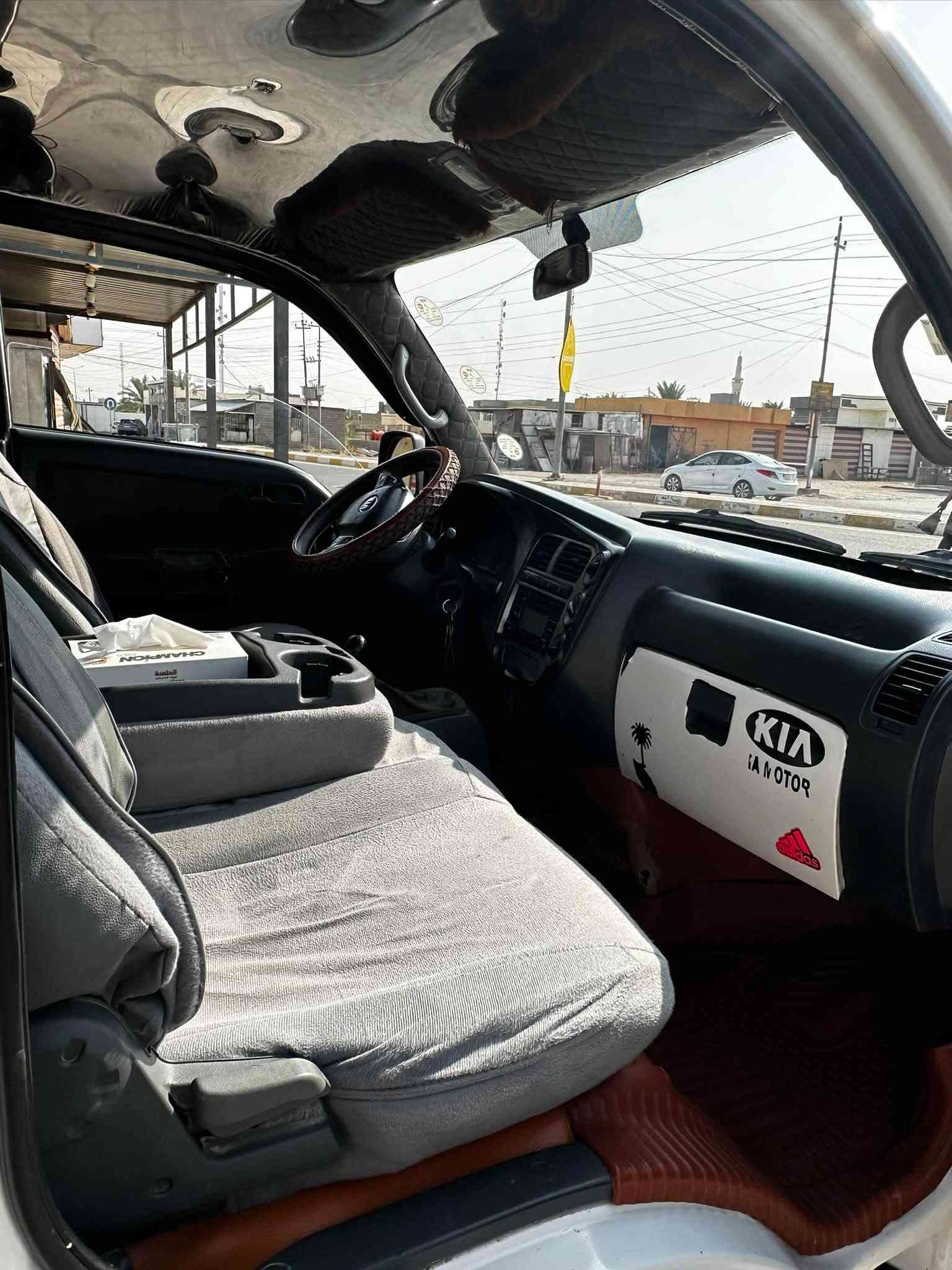 كيه حمل موديل 16
محرك 2.700
كفاله 
السعر 107 بيه مجال 
***********
