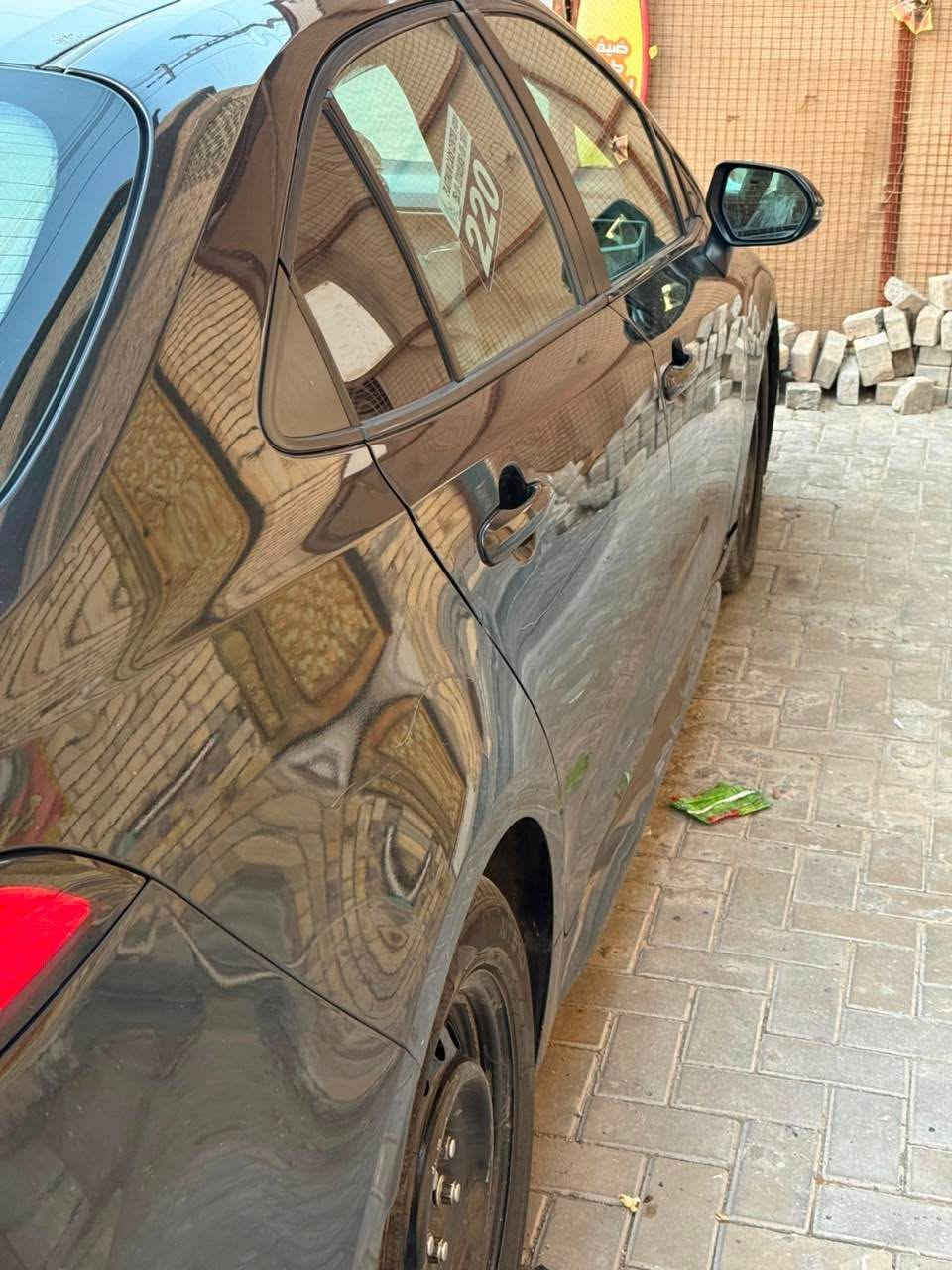 للبيع كورلا معوقين باقيلها سنه وتصير حره  
موديل 2021 امريكي فئة SE 
حادثها بجم بدون دواخل صور الحادث مرفق 
ايرباك الدركه طاك فقط 
سونار مرفق بالصور 
حداده 80%
محرك 2000 كفاله 
كير كفاله 

مكان السيارة البصرة الحيانية 
السعر 128 وبيها مجال 
***********0 Singapore
