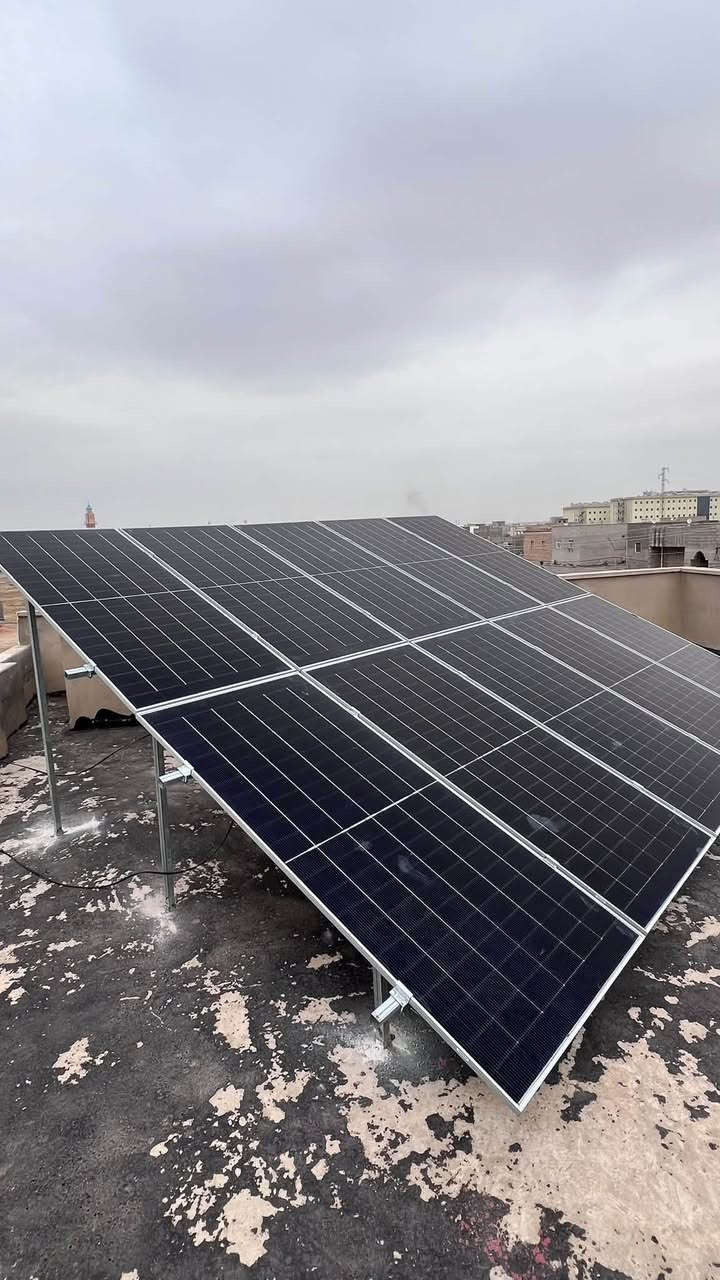 طاقة شمسية • انفرتر ٦٫٦kW • بطارية ١٦٫٧kWh