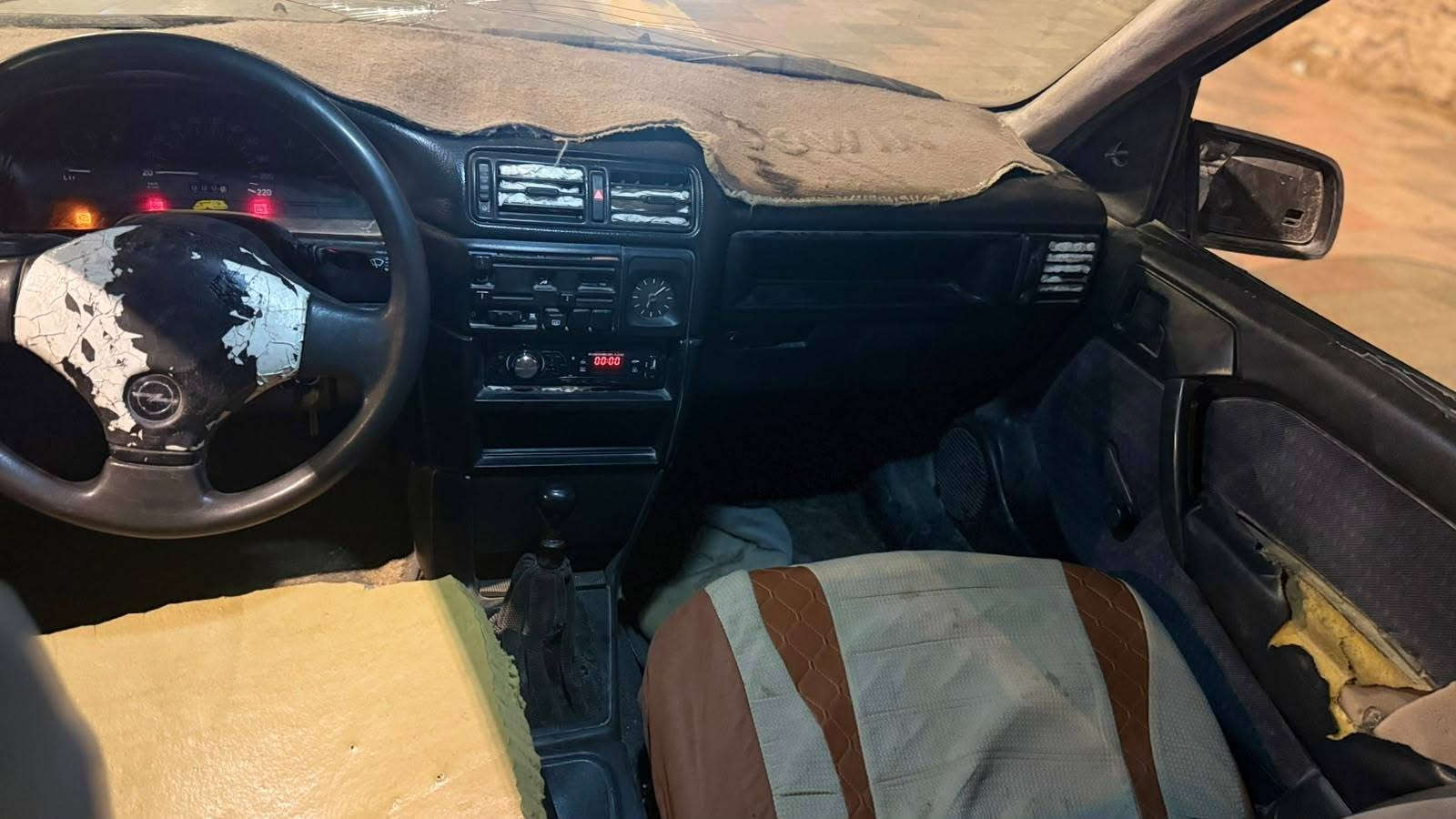 فيكترا صندوق • ١٩٩٢ • محرك ١٦٠٠