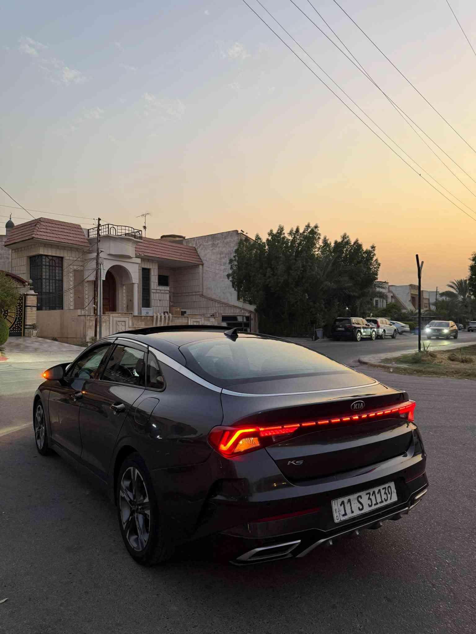 اعادة النشر بسبب الوعود الكاذبة وتم تنزيل السعر 148$فقط 🔥
Kia k5 2021 ✈️

فئه :EX اعلى مواصفات ب K5

🔴محرك السياره 1600 تيربو ✈️
🔸سقف بنوراما بل كامل 
🔸كشنات جلد + تبريد وتدفئه 
🔸تدفئه استيرن 
🔸كشنات خزن 
🔸13 سماعه Bose
🔸 شاشه متصله تدعم كاربلي واندرويد اوتو 
🔸قياده ذاتيه 
🔸مرايه شفط + قلاب ع وضع R
🔸شحن وايرلس
🔸5وضعيات قياده 
وبعد بيه هواي مواصفات 
السياره رقم بغداد وجاهزه مابيه اي مصرف 
🔸حادث السياره جاملغ خلفي فقط قبق صندوك مبدل اصلي نفس الون  بدون ايرباك السيارة  
📍 مكان السياره:بغداد الحرية  
السعر 148 وبيه مجال ماكو EX بهذا السعر 
واتساب :***********
تحياتي لجميع
