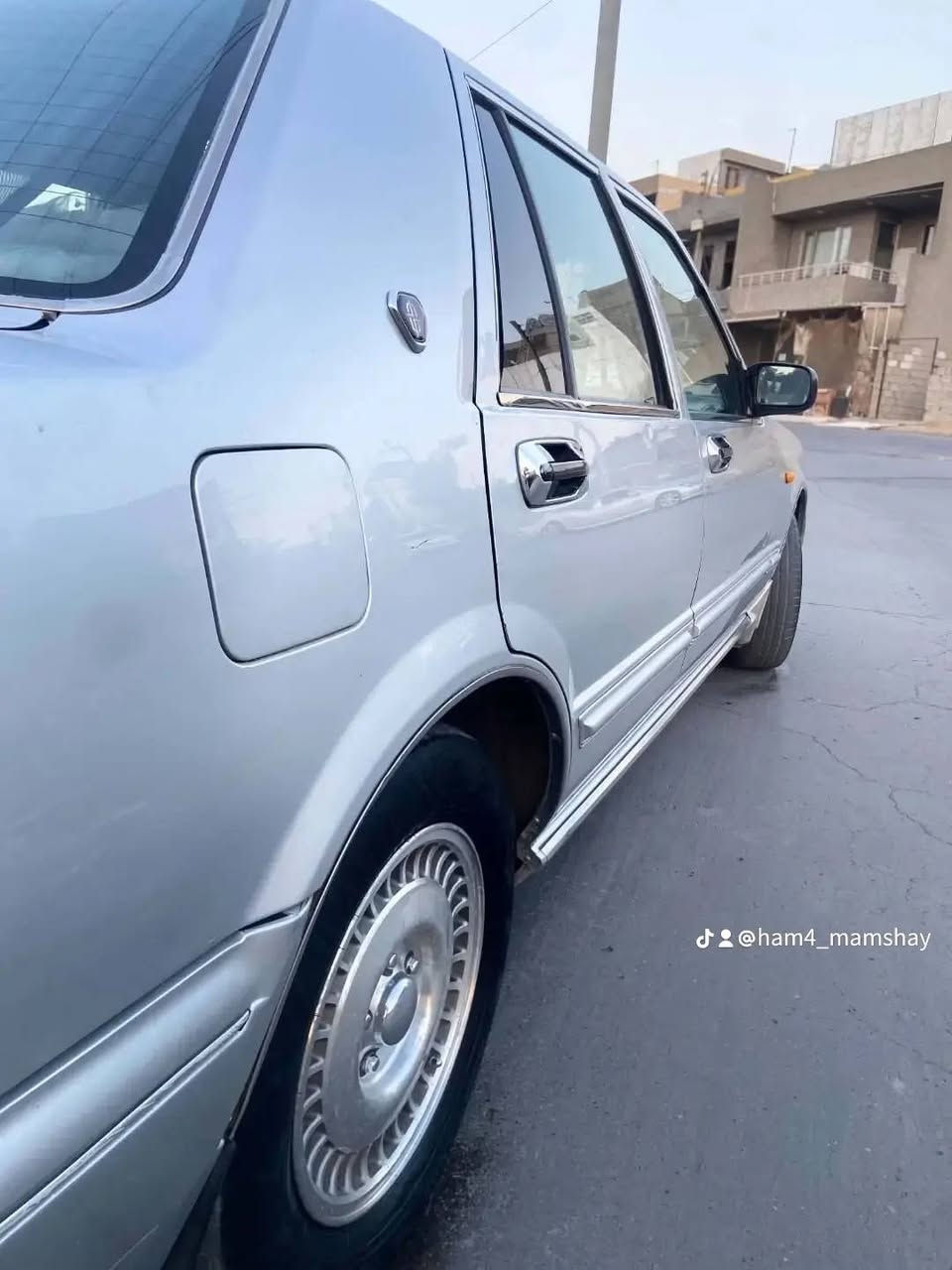 سەرەتا بە ناوی خوا
سدریک مۆدیل 2001
ڕه قەم دهۆک سەنەوی ئەوەلیات غرامە بە ناو کردن بەشەرت
گیرو مەکینە بە شەرت 10 فیتەر تۆزی دوکەڵ شینی هەیە 
دوو پارەچە بۆیاخە یەک بی ناو؟گرتن 
تەبرید گەرمو سارد لە سەر سویچە  
سەیارەکە غازە و بەنزینیش هەر ناخوات 
ناو ده ری لە سەر دەقی بیلادە 
ماڵی دۆستە 
سعری 41 وەرەقە جمالی برایانە 
شوین سلیمانی 
***********
***********
