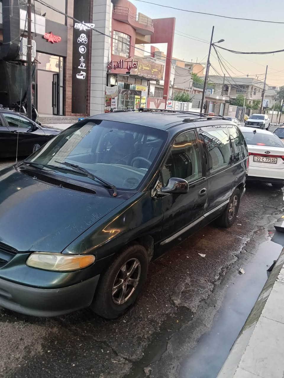 سلام عليكم سياره دوج كرفان موديل 97 محرك باجيرو3000 شرط التحويل مكان السعر 40 و بيها مجال المكان موصل رقم الهاتف *********** و خاص موجود
