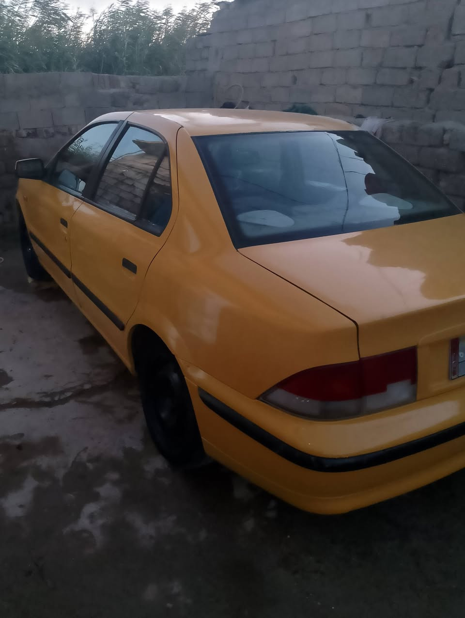 سلام عليكم سمند موديل 11 مكينه وكير زينات حداديه تخم تاير وشاشه كهربائيات كلها شغاله بس تبريد مايشتقل وسنويه نافذة 19 هيئه وقرامات على المشتري ماعرف شكد عليها سياره بيها تكحيلات وصبق مكانات السعر 20 وبيها مجال قليل ميسان حي الوحده *********** بيع او مراوس
