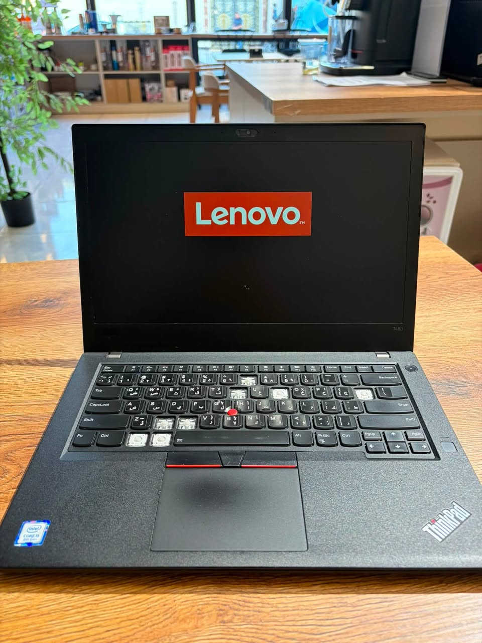 للبيع :لابتوب ThinkPad T480 الجيل الثامن
الذاكرة العشوائية (RAM): 8 جيجابايت (المتاح منها للاستخدام الفعلي هو 7.86GB، وبسرعة 2400MHz).
ذاكرة التخزين (SSD): 256 جيجابايت من نوع NVMe SSD (الشركة المصنعة Toshiba، والمساحة الفعلية الظاهرة للنظام هي 238GB، المتبقي منها فارغ حالياً 161GB).
مواصفات إضافية سريعة:
المعالج: Intel Core i5-8250U.
كرت الشاشة: Intel UHD Graphics 620.
السعر 350,000
العنوان: البصرة الجنينة
رقم الهاتف:***********
