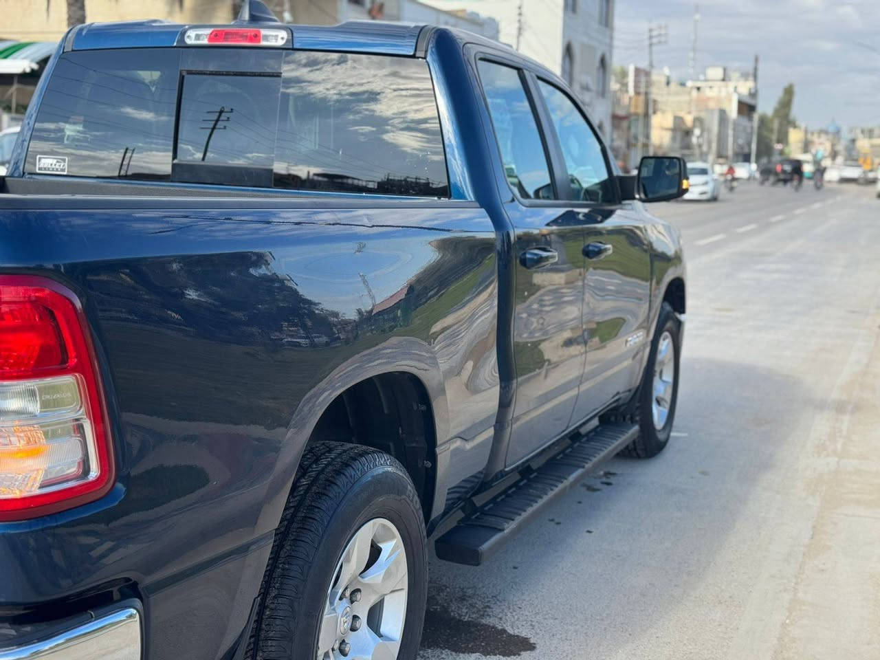 للبيع رام بك هورن باب قصير ٢٠٢٢ اربيل مكينه هيمي ٥٧٠٠ حجم ١٥٠٠ ماشيه ٤٩ الف حادث بنيد سياره جداً نضيفه السعر ٢٦٥ وبيها مجال للاستفسار ***********سياره موجوده كربلاء
