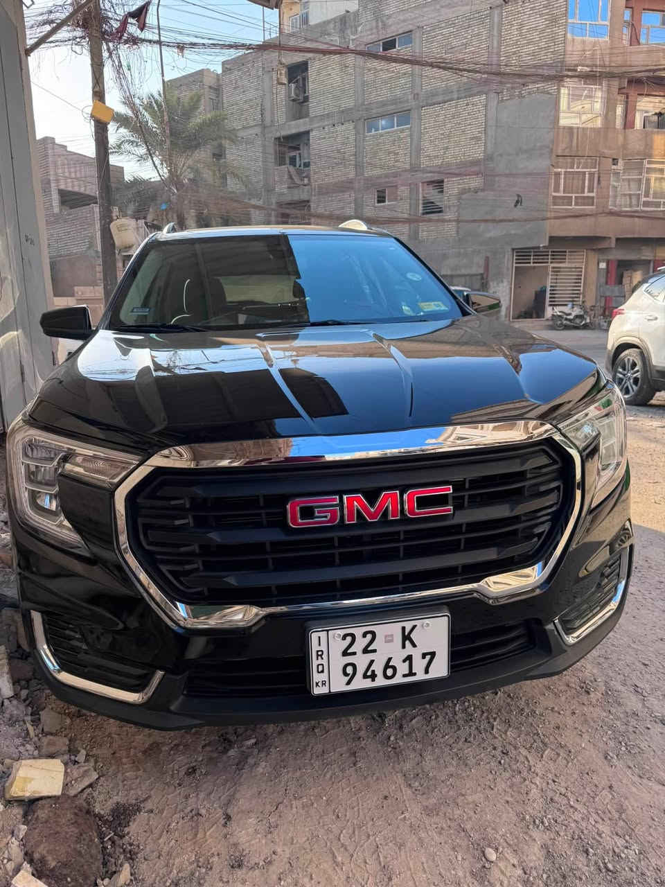 🚘 للبيع GMC Terrain SLE 2022
🔹 الفئة: SLE
🔹 المحرك: 1.5 تيربو
🔹 الدفع: 4×4
🔹 اللون: أسود 🖤
🔹 معدل المشي : 85,000 كم ≈ 52,800 ميل
🔹 الوارد: أمريكي 🇺🇸
🔹 الحادث: قطعة واحدة فقط — جاملغ عكس السائق بسيط جداً 
🔹 الأيرباكات: سليمة ولم تفتح
🔹 الدواخل: وكالة ولم تتأثر بالحادث
🔹 المحرك والكير : على وضع الشركة، بدون تلاعب
🔹 السيارة: جاهزة للاستخدام

💰 السعر: 175 ورقة
📍 الموقع: بغداد – الأعظمية

السيارة نظيفة ومواصفاتها واضحة، والفحص على المشتري بكل رحابة.

📞 *********** للجادين فقط، يرجى التواصل للمعاينة.
