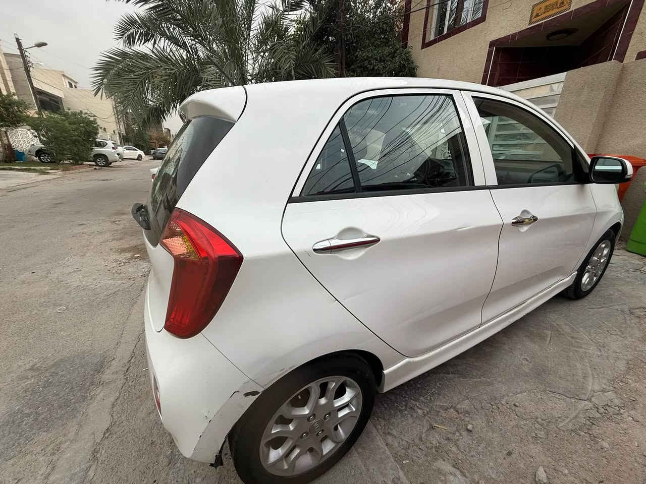 السلام عليكم
بيكانتو 2015 فول مواصفات بصمة وفتحة وبصمة ابواب ومري شفط وداخل جلد 
رقمها وكالة اربيل
بيها نقوصات كهربائيات وجامة 
السعر 90 ورقة وبيها مجال 
مكانها بغداد العامرية 

التواصل ***********

