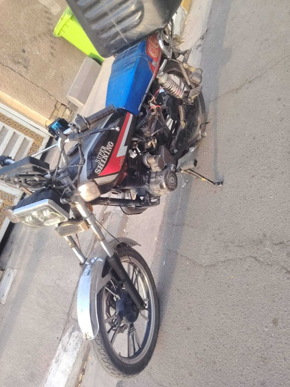 🏍️ دراجة 5 كير موديل 2025 للبيع
🔹 بيها نقوصات ويرادلها ترتيب
🔹 الأوراق كاملة
🔹 موديل 2025
📞 للاستفسار: ***********
