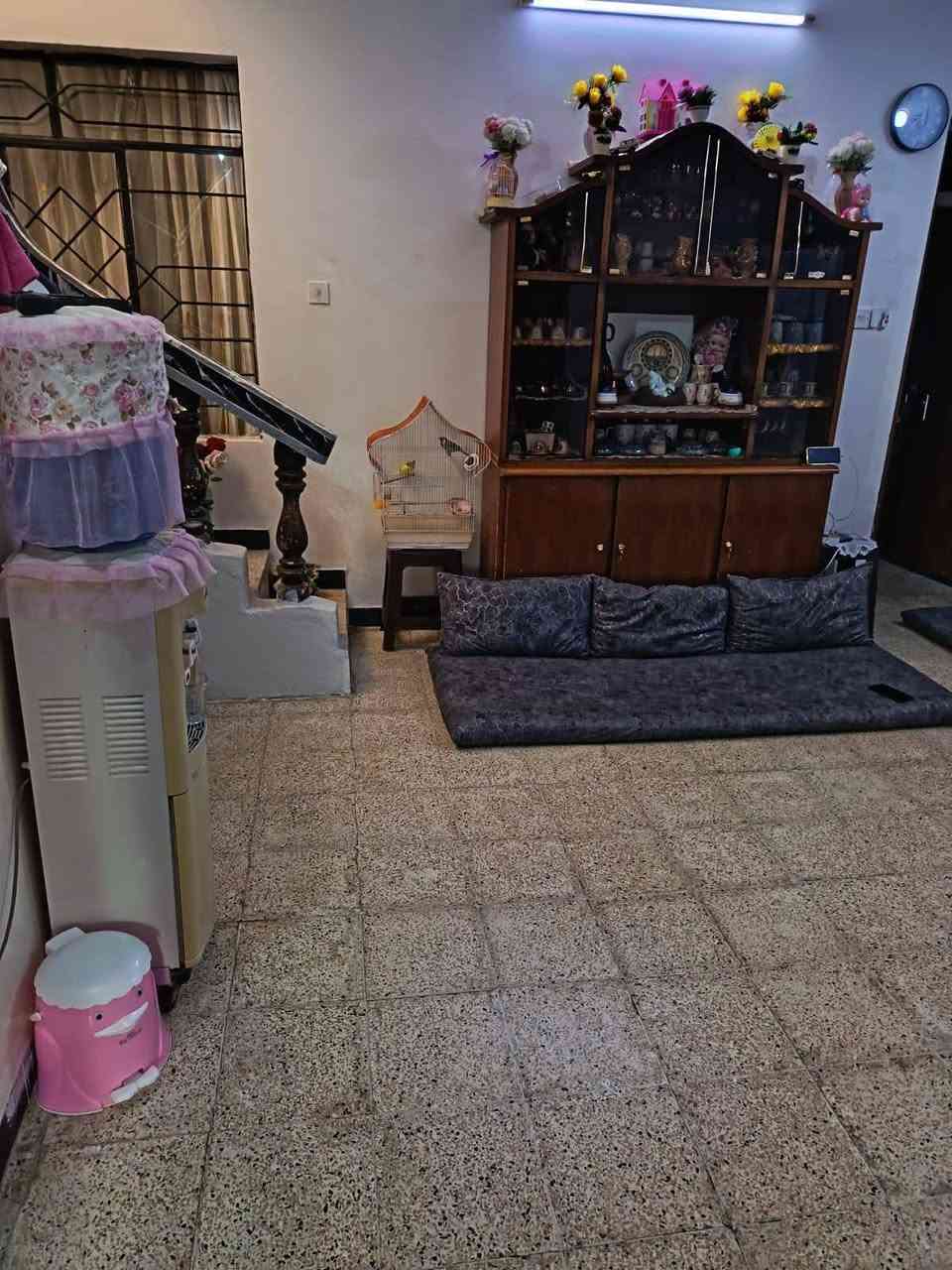 السلام عليكم بيت للبيع 
العامل الثانية 119م مربع طابق واحد كاشي
غرفه وهول واستقبال 
السعر/68
لتفاصيل اكثر مراسلة الصفحة او الاتصال بالرقم
***********
