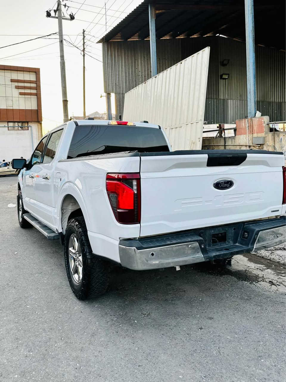فؤرد 2025 FORD F-150 XLTمواصفات XLT شاشه ئايپادي گه وره گيچ ئه ليكتروني رادار پيش و پشت خه تي جاده  كوشين كاره با ويل كروم ده بل ئه كسل  4X4 سياره كه بس ربع بونيت جاملغ صبغ  جمپكي پشتي هه يه به شه رطب داخيلي لايت ليد چوار حه دسه  كاميرا حه ساس 6  هه زار رويشتيه 8پستن AWD  گير مكينه دبل اكسل راديته ر به رد هه موو به شه رت بيلادي سعر 285 هندك مجالي تيدايه سياره كه فحس و هه زه ي لو كرايه حازره لو ره قه م .                     
                                                                                  رقم  واتساب ***********
*********** أربيل, العراق

