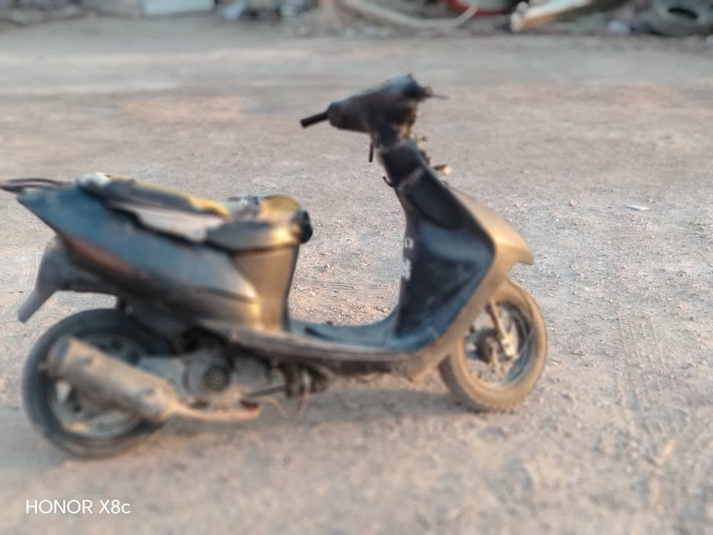 السلام عليكم دراجه ساسوكي رياضي للبيع الدراجه شغاله نكره هندر مكينه ناعمه خرسه مامفتوحه شلعه ومعدل فول السعر 125 وبيها مجال مكاني ميسان حي الجامعه الهاتف *********** الشراي يتصل ويدلل عمارة, ميسان
