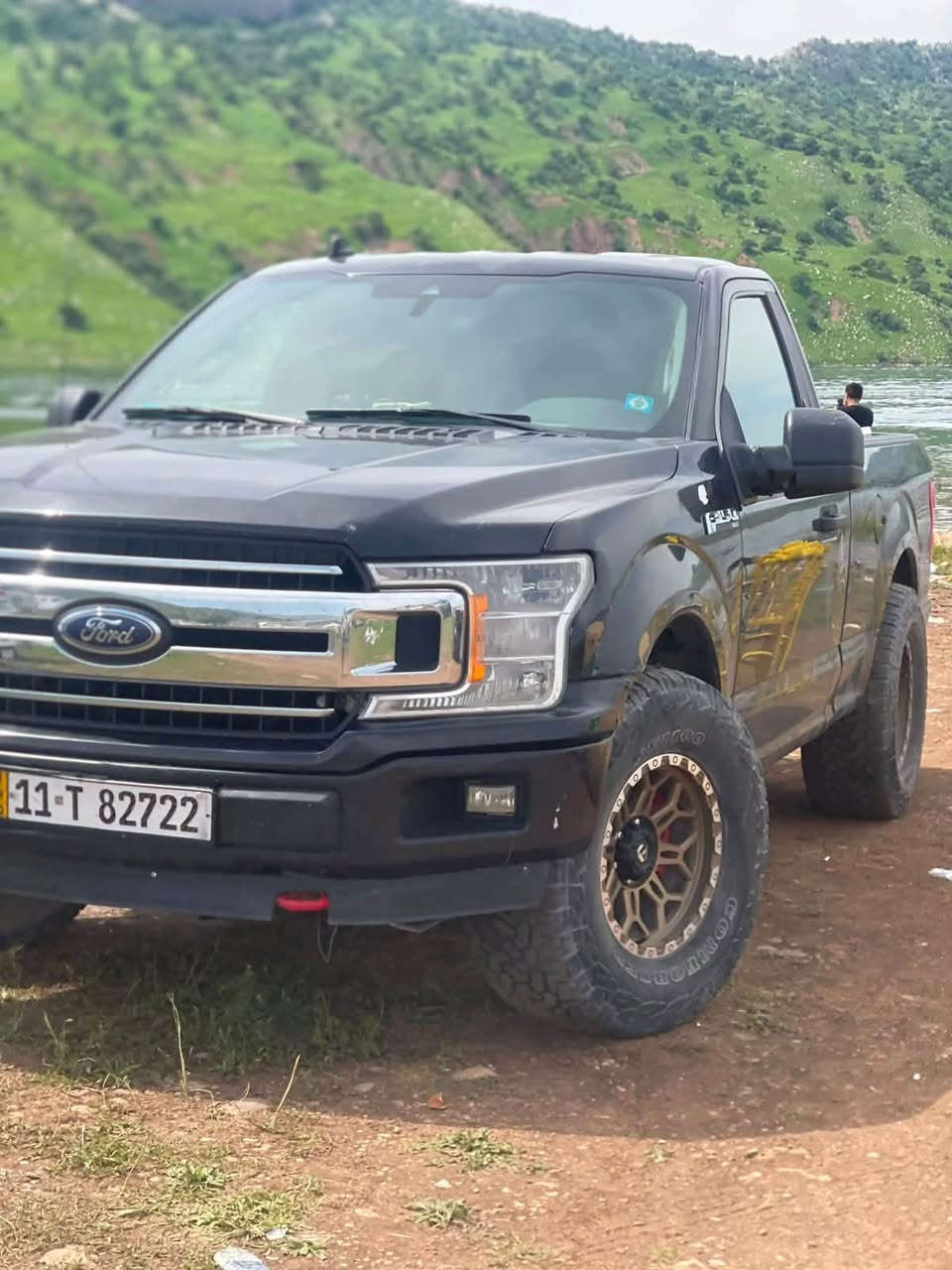 السلام عليكم
للبيع 

فورد F150 

محرك v6 3300cc

مديل 2019 

بدي قصير 

ماشيه ٦٣ الف كيلو 

حادث قطعه ونص الجاملغ صبغ وشويه بنيد بدون لا محرك لا شاصي لا اي شي 

مكان السياره بغداد 

السعر خاص 

موجود وتساب واتصال ***********
