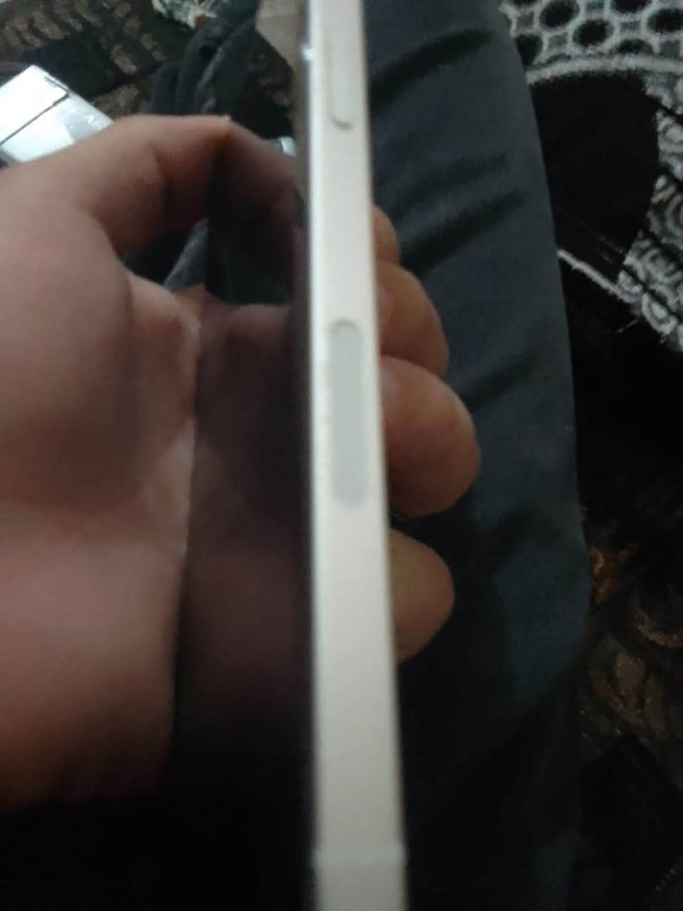 سلام عليكم ايفون  12 عادي مبدل بس بطاريه وتساب او خاص ***********
