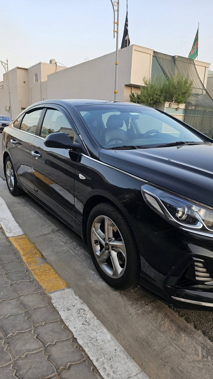 السلام عليكم
هيونداي سوناتا موديل 2021 للبيع رقم اربيل سنويتها تنتهي بشهر 12 2027
السياره داخله بدون ضربه مجرد مفتوح براغي بالبنيد مدكر السايق مرشوش حته تدخل للعراق متضرره وبيها رصعه بالمدكر الخلفي والسونار موجود 
المواصفات العاديه 
1. تحكم ستيرن
2. تدفئه تبريد كرسي سائق
3. كرسي السائق كهربائي
4.كامره وحساسات خلفيه
5.مانع انزلاق
6. وضعيتين قياده 
السياره مسويلها ادامه كامله وشادلها تخم تاير برجستون جديد
المكان البصره -مجمع الامال السكني 
السعر 150ورقه وبيها مجال بسيط
للتواصل ع الرقم : ***********
