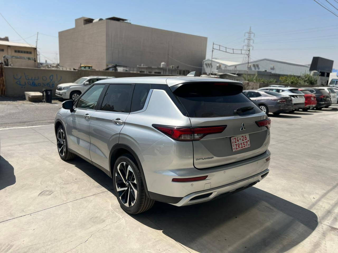 𝐌𝐈𝐓𝐒𝐔𝐁𝐈𝐒𝐇𝐈 𝐎𝐔𝐓𝐋𝐀𝐍𝐃𝐄𝐑
ميتسوبيشي اوتلاندر  موديل : 2025se
ئاوتلاندر ٢٠٢٥ ڕەنگ سلڤەر تەنها بۆنیتی بۆیاغە بێ ناوگرتن 
سیارەکە دەبل ئەکسلە  نمونەیە لە جوانی بێ قەپوقۆپە بێ شوختە (پێنج کامیرەیە +شحن وایەرلێسە+ کارپلەی+جیپی ئێسە+ کوشین شامۆیە +کوشن هیتەرە + سندوق شەفتە + ئۆتۆ هۆڵدە + حەساسی خەتی جادەی هەیە ) کۆمەڵێک مواسەفتی تری هەیە 

اللون : سلفر

حجم المحرك : 2.5L ( 4,سلندر )

اوتلاندر دبل اكسل 2025
 بس بونیط سبغ باقي بشرط ✅  

بدون دواخل 

المواصفات

 بصمة ابـــواب 

بصمة تشـــغـــيل 

شـــاشـــة كبير لمـــس

شحن وايـــرليـــس

‎كاميرا °360

‎كاميرا امامي 

‎كاميرا جانبي

‎كاميرا خلفي

هاند بريك بصمة

اوتو ستارات (𝐀𝐔𝐓𝐎 𝐒𝐓𝐀𝐑𝐓)

اوتو ستوب (𝐀𝐔𝐓𝐎  𝐒𝐓𝐎𝐏)

رادار امامي (تحديد مسار)

رادار جانبي  (نقاط عمياء)

رادار خلفي (التحذير من الاصطدام)

حساسات امامي

حساسات جانبي 

حساسات خلفي 

نظام (𝐄𝐂𝐎)

نظام (𝐍𝐎𝐑𝐌𝐀𝐋) 

نظام (𝐓𝐀𝐑𝐌𝐀𝐂)

نظام (𝐆𝐑𝐀𝐕𝐄𝐋)

نظام (𝐒𝐇𝐖𝐎)

كشنات جلد+شامو

كشنات كهربائي

كشنات هیتر

تحكمات استيرن 

استيرن هیتر

تبريد لمس 

تبريد مركزي 

صندوق شفط كهربائي 

لايتات (𝐋𝐄𝐃) ليد عدسة زينون بلادي

بلاجيكتور (𝐋𝐄𝐃) ليد بلادي

بكلايتات (𝐋𝐄𝐃) ليد بلادي

ويل كروم 

بعد هواية مواصفات…
‏‎تفاصيل اكثر الاتصال علی ارقام التالي‏ 
عنوان اربيل 
                                          ***********واتس اب
***********
