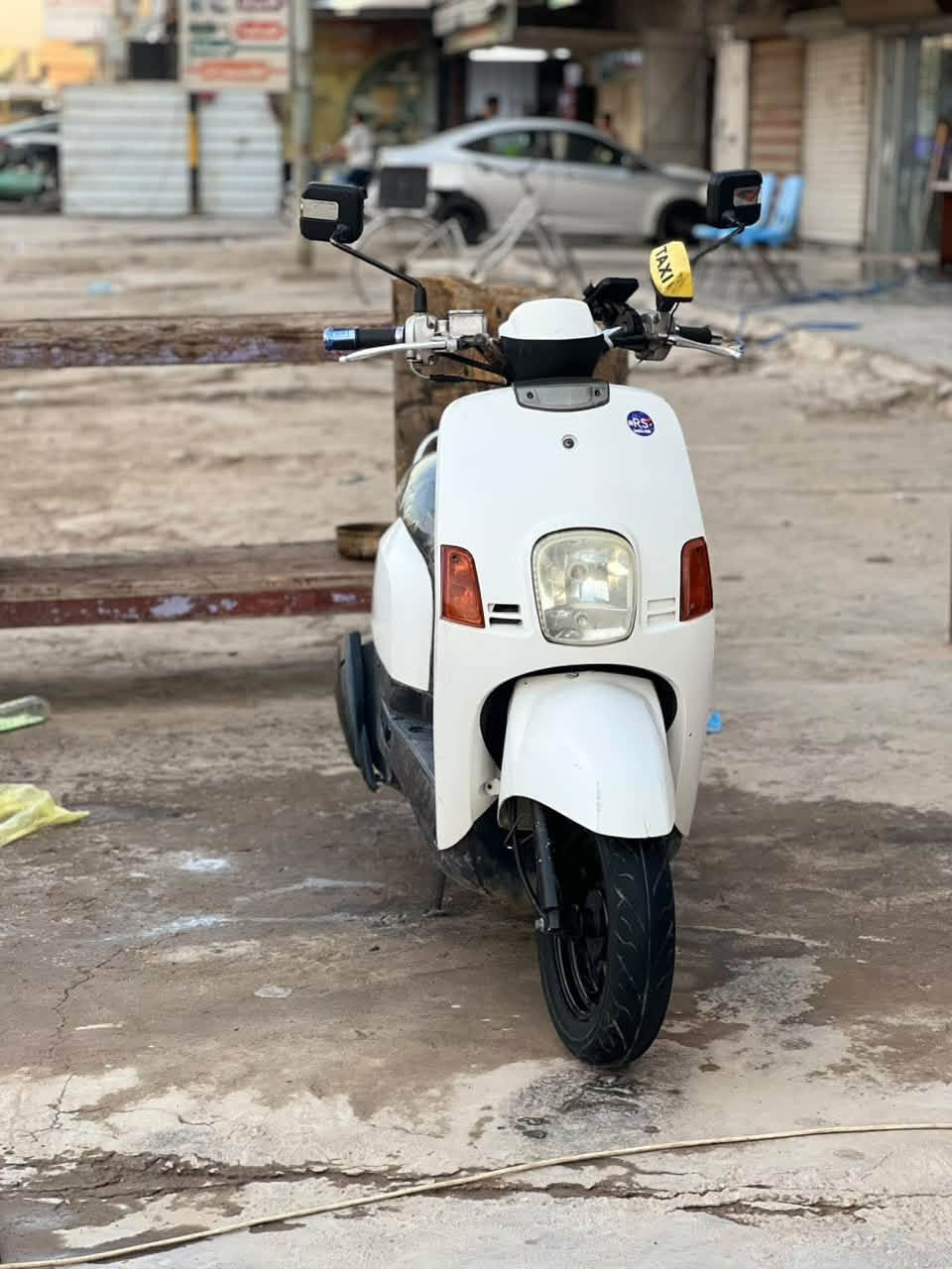 ماكس بوليس كابريتر الدرجه نضيفه كلش
شلعه معدل ١٠٠
اوراق منفيس مكاتبه كامله 
الدرجه بس كور مفتوح لل امانه 
الدراجه لا تنقيص لا تبخير 
لد زنون و الشاير زنون 
دهني كله امزويل 
تايرات نضيفه 
بركات بل بكان 
 عنواني بغداد الدوره شارع ٦٠
السعر ٧٥٠
***********

