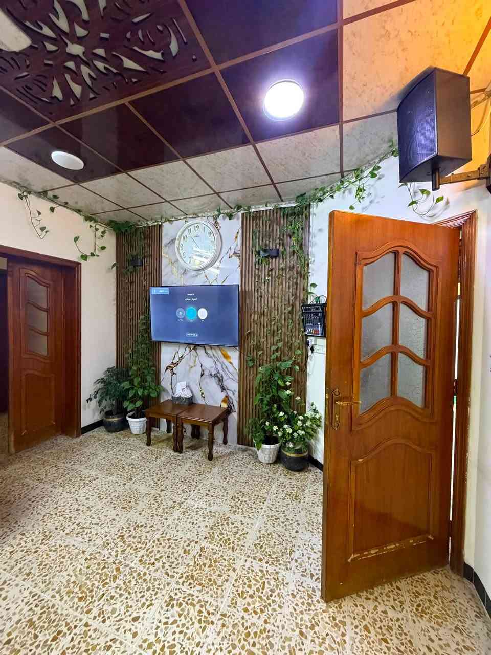 دار للبيع حي الزنجلي قرب شارع الاطباء

المساحة 236 متر واجهة 14 متر ركن

سند طابو ملك صرف 

الدار مكون من طابق واحد وغرفه

الاول هول استقبال مطبخ صحيات غرفتين نوم 

السعر 155 مليون

مكتب العمران

***********
***********
