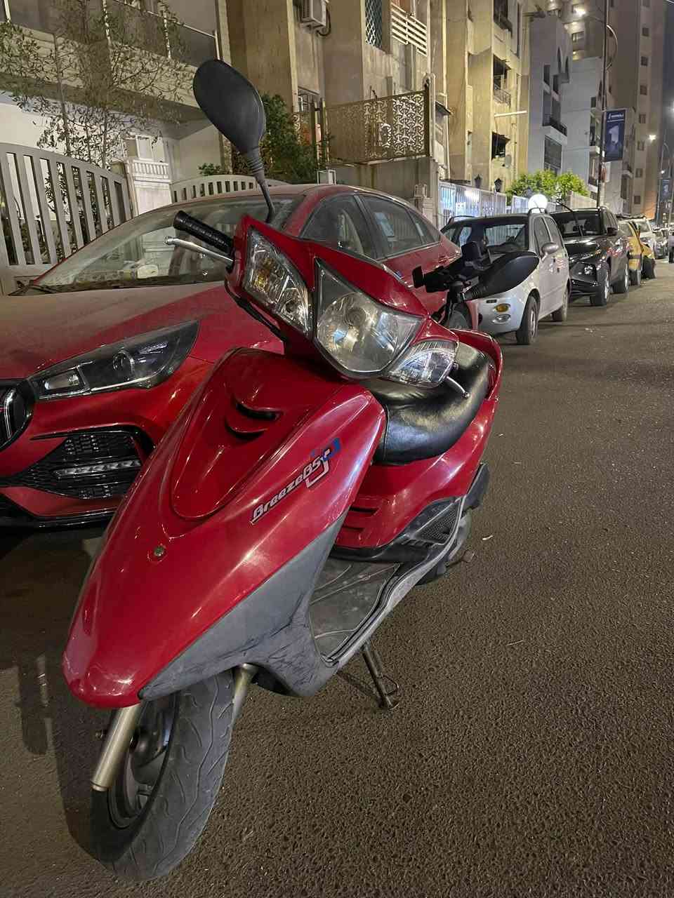 سلام عليكم دراجه بريز بغبغا مثل ما موضحه بالصور دراجه كفاله عامه من تاير لتاير برغي مابدل بيهه 
كفرات والمكينه كله ختم واحد مكاني بغداد الشعله
*********** 
متواجد واتساب
