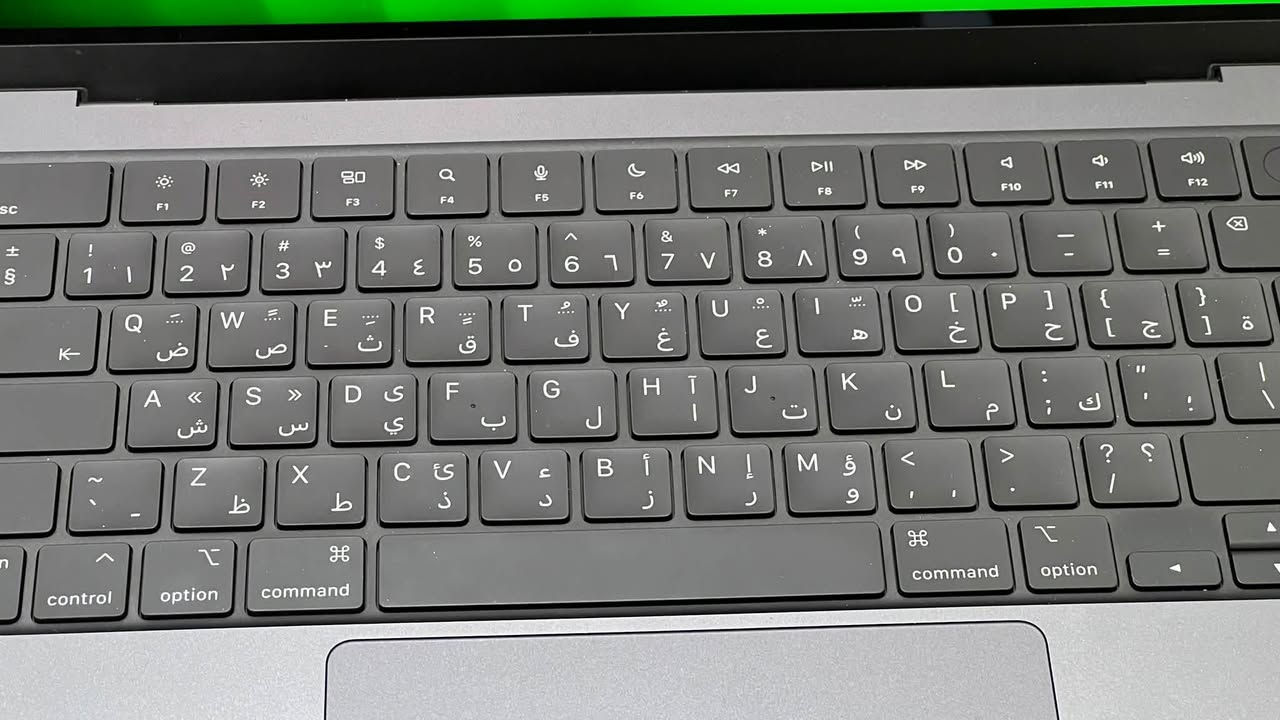 💻 للبيع: 2024  MacBook Pro 14-inch (M4 Chip) المعالج: Apple M4 chip (10-core 
CPU / 10-core GPU) أداء خارق للمونتاج والتصميم والعمل الثقيل.

• الذاكرة العشوائية (RAM): 16GB.

• السعة التخزينية: 512GB SSD فائق السرعة.

• الشاشة: 14-inch Liquid Retina XDR.

• اللون: أسود الفضاء (Space Black).

🔋 حالة البطارية والنظافة:
• نسبة صحة البطارية: 100% (Maximum Capacity 100%).

• عدد دورات الشحن (Cycle Count): 35 دورة فقط! (استخدام معدود جداً).
• النظافة: 10/10 أخوان جديد بدون أي شخط أو أثر استخدام، مكفول من الناحية الفنية والجمالية 100%.
📦 الملحقات والمرفقات:
• الكارتون الأصلي مع جميع ملحقاته الرسمية (الشاحن الأصلي 70W USB-C + الكيبل الأصلي).
مع كفرين حماية شفاف وطافي
وكالة ماستر

***********

