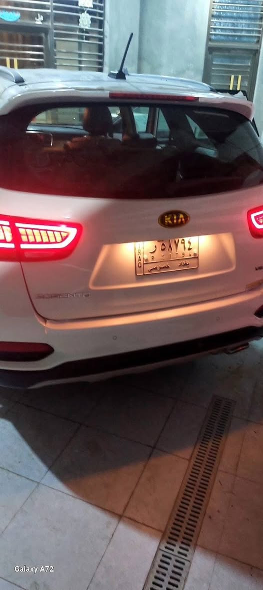 سيارة سورنتو ٢٠١٨ شكل ال٢٠  محدث اصلي ٧راكب v6 رقم بغدادكير محرك شركة مواصفات شاشة لمس تحكم ستيرن جهتين بصمة ترحيب وبصمة تشغيل اشاير بالمري مري شفط كراسي كهرباء جنطة كهرباء حساسات أمامية وخلفية تبريد ٣ قطع سيارة بيهه بعد.موتصفات  بارد باب الخلفي أمامكم بالسونار ولا مبين ابد السعر ٢١٣ بيهه مجال بسيط حك الجية المكان ديوانية المركز ***********
