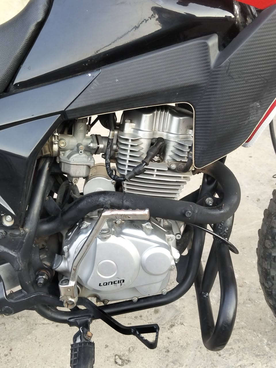 للبيع للبيع للبيع
دراجه TTX
موصفات الدراجة 
تجي بمحرك 150 cc 
بستم واحد فقط 
 تبريد المحرك على الهواء 
ممتص الصدمات يجي بنوعية كلش ممتازة
الاطارات تجي نوع چوب جبلي امامي الحجم (21مشلن) .. 
الخلفي جوبلس الحجم (18)
 بالوجكترات 8عدسه أصلي 
انظمة البريك تجي بنوع دسك امامي ..ولخلفي بنز
خزان الوقود 13 لتر
ارتفاع دبل الدراجة91 سم
الدراجة تصلح للطرق الوعرة وطرق الاسفلتية 
الدراجة تجي بشكل سبورت جبلي بلكامل
✅ تصميم جبلي ومتين، مثالي للعمل والدلفري
✅ أداء عالي على الطرق المعبدة والوعرة
✅ تنفع للدلفري، الشباب، والمشاوير اليومية
✅دراجه رقم. السنويه ابسمي  كبل تحويل ثاني يوم 
الاستفسار
***********
وات ساب 
+9647704919063
كاظم القريشي 🩵🫡
