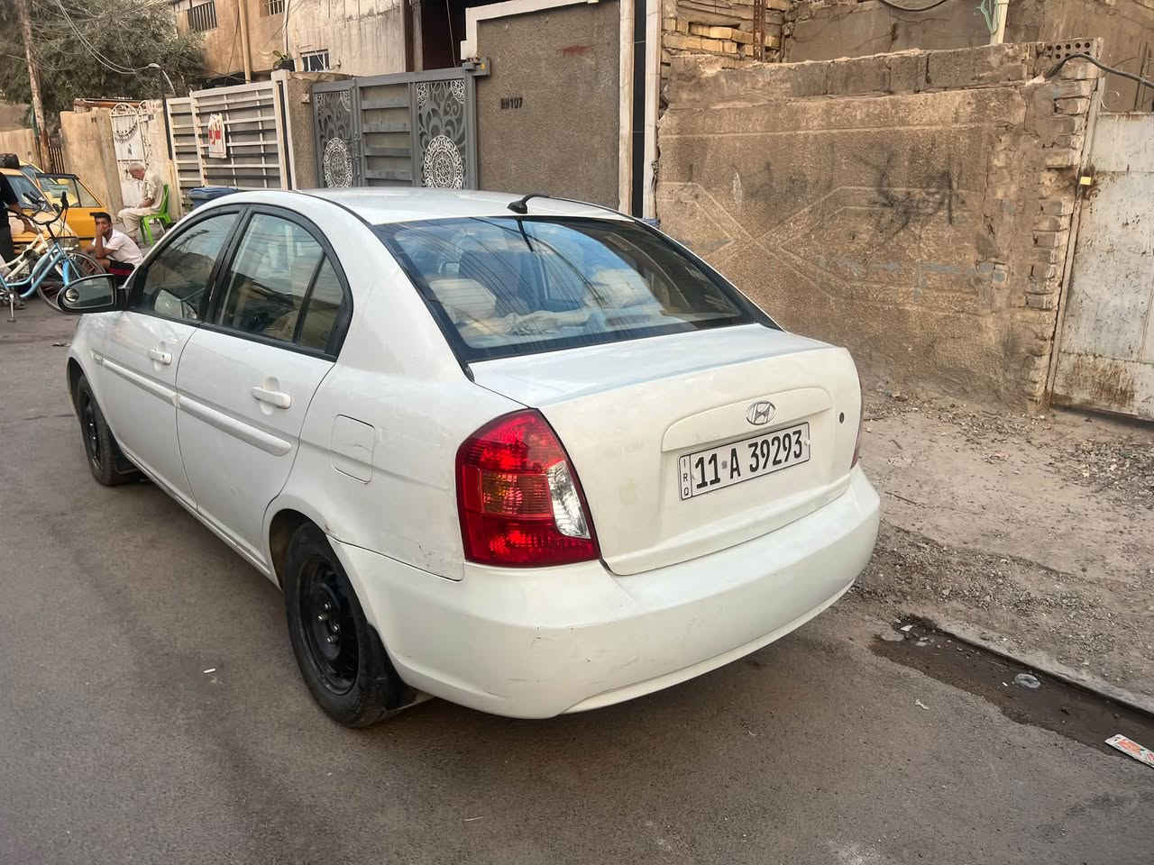 السلام عليكم اكسنت موديل ٢٠٠٧ رقم بغداد بسمي سيارة نظيفة عدا طخه بالجاملغ الورى السايق محرك١٦٠٠ كير جديد تايرات جدد تبريد فول كله جديدالسبارة موجود بغداد الدورة
الشراي يتصل رقم المبايل *********** 
السعر  ٩٧٥٠٠٠٠  الف عراقي
