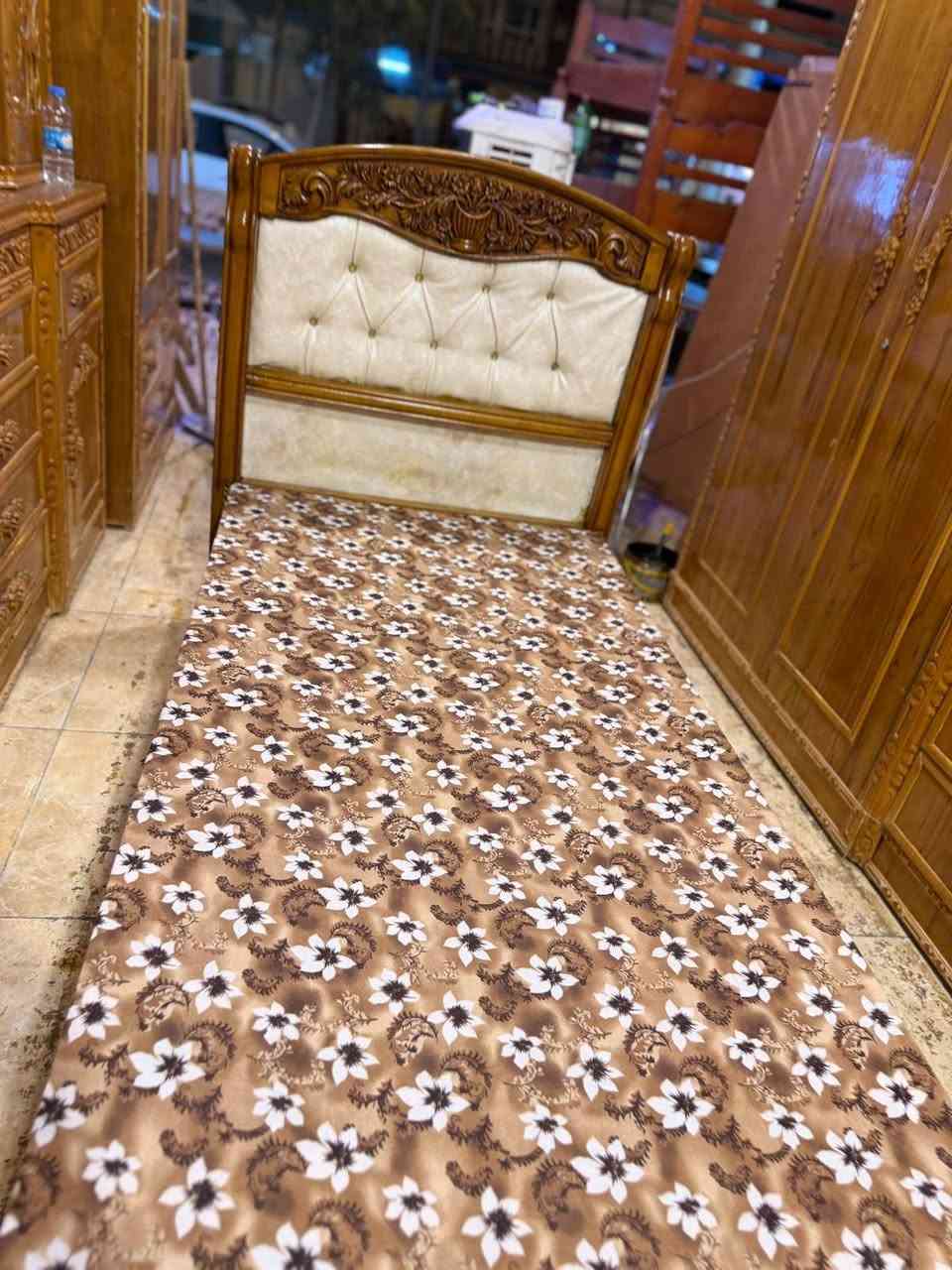 السلام عليكم
عرض خاص ومغري بس ( 100) سعر الواحد ( شغل توصي ثقيل) 
توفر لدينا من جديد تخت نفر عدد ثلاثه فول نظافه 💯💯 نقش زان 💥 فصال حديت  
للاستفسار وتساب *********** مباشر ***********🌹 
ومستعدون لشراء الغرف النوم المستعمله و الكناتير 🌷
