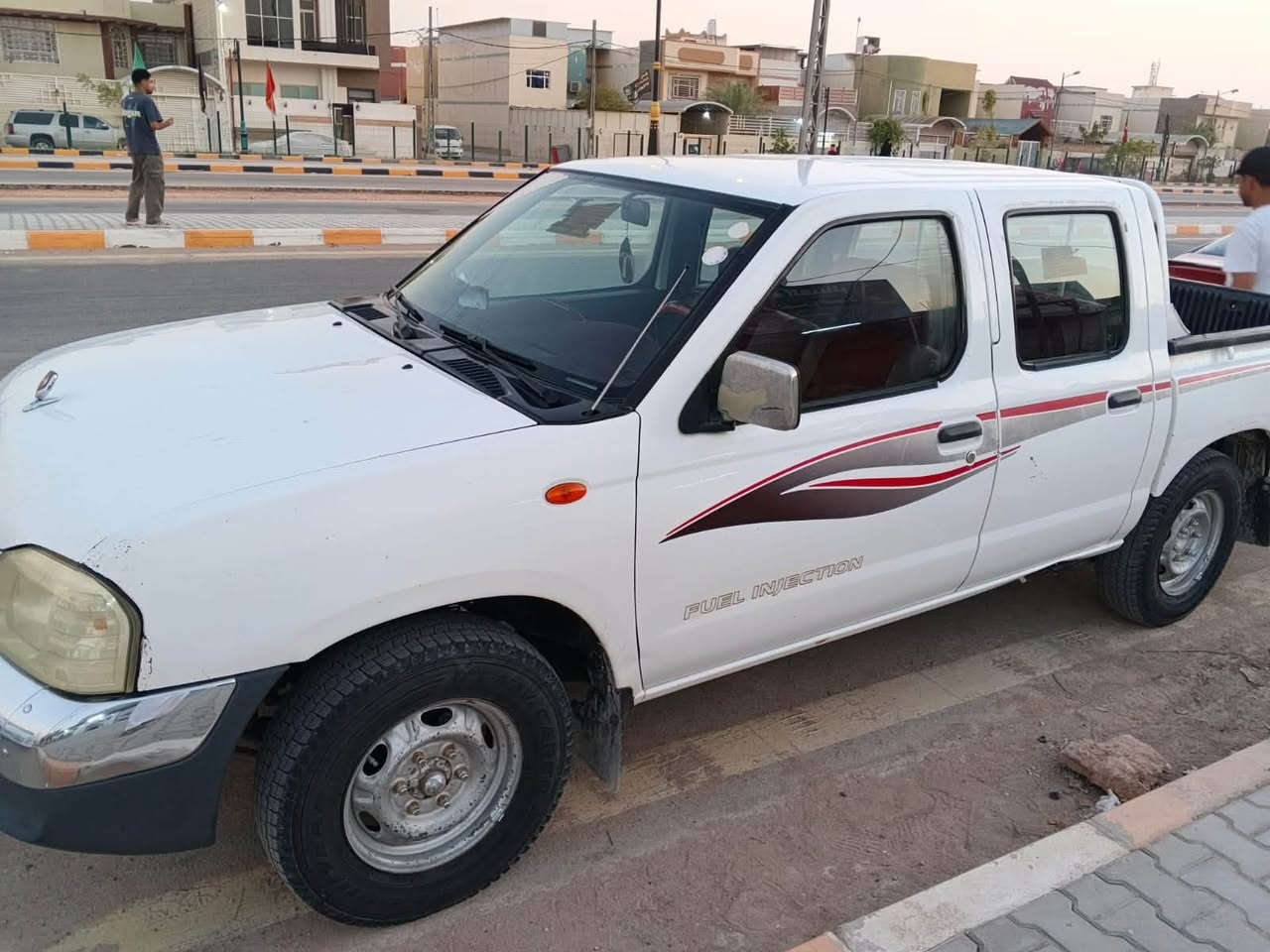 بيكب نيسان موديل 2009 بيه صبغ باب وجاملغ بدون دواخل محرك كير جديد السعر 105. مع المجال  ىترهم امراوس بسيارة احدث منه اتواصل على رقم ***********
