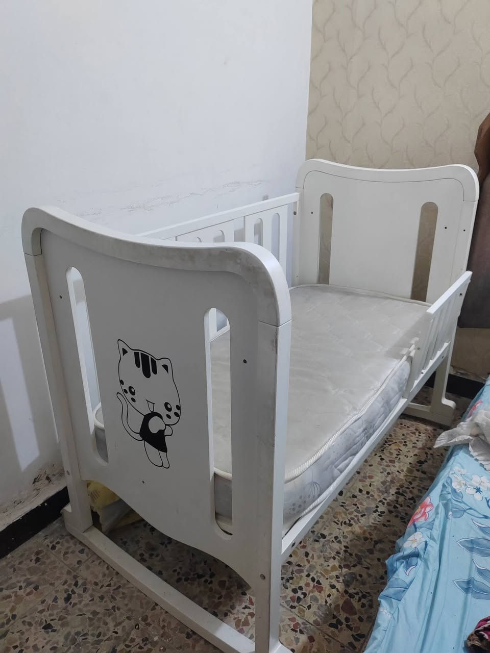 سرير أطفال • عدد ٢ • الشعب